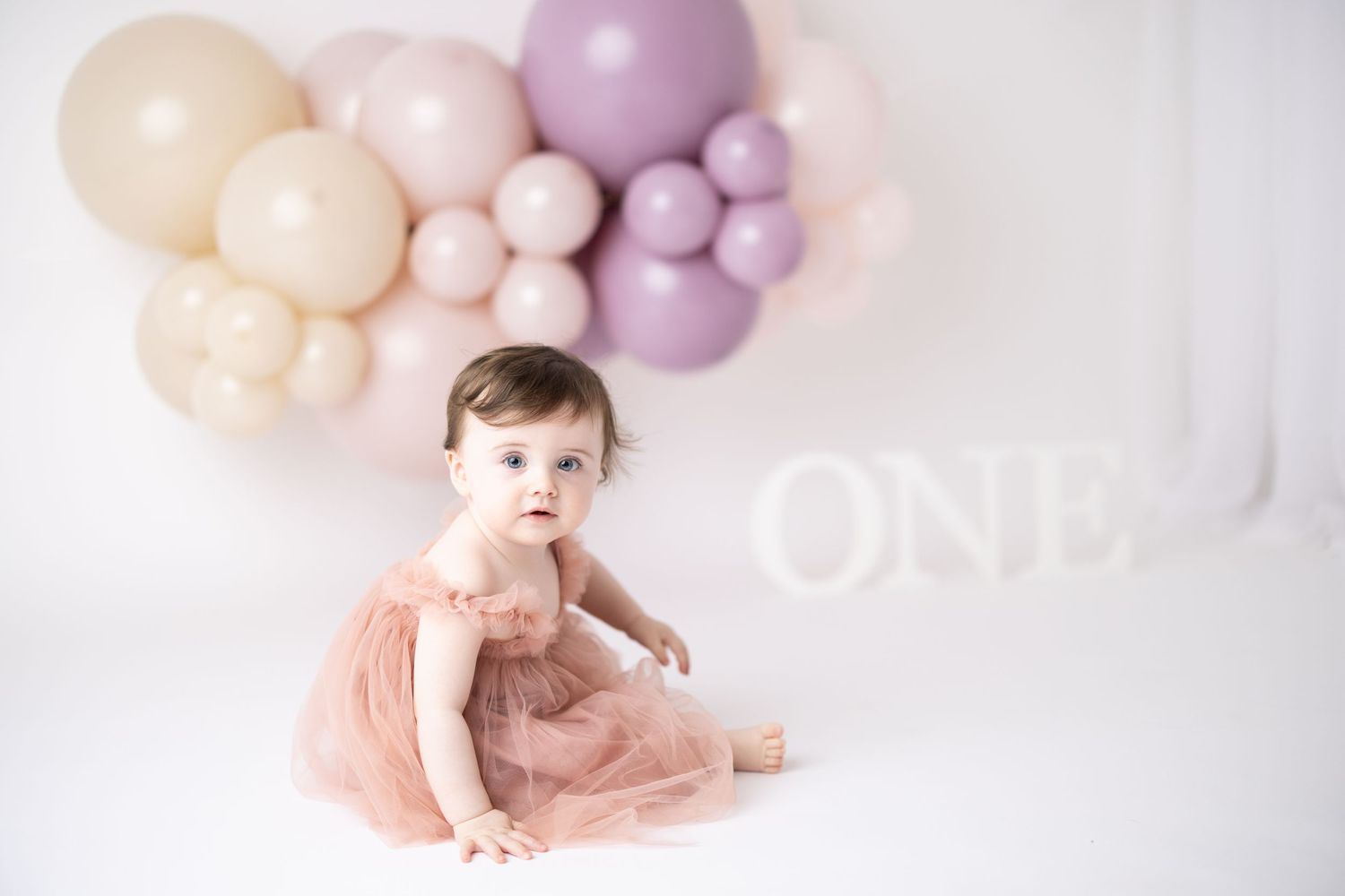 Cake Smash Photography in Welwyn Garden City, Hertfordshire.