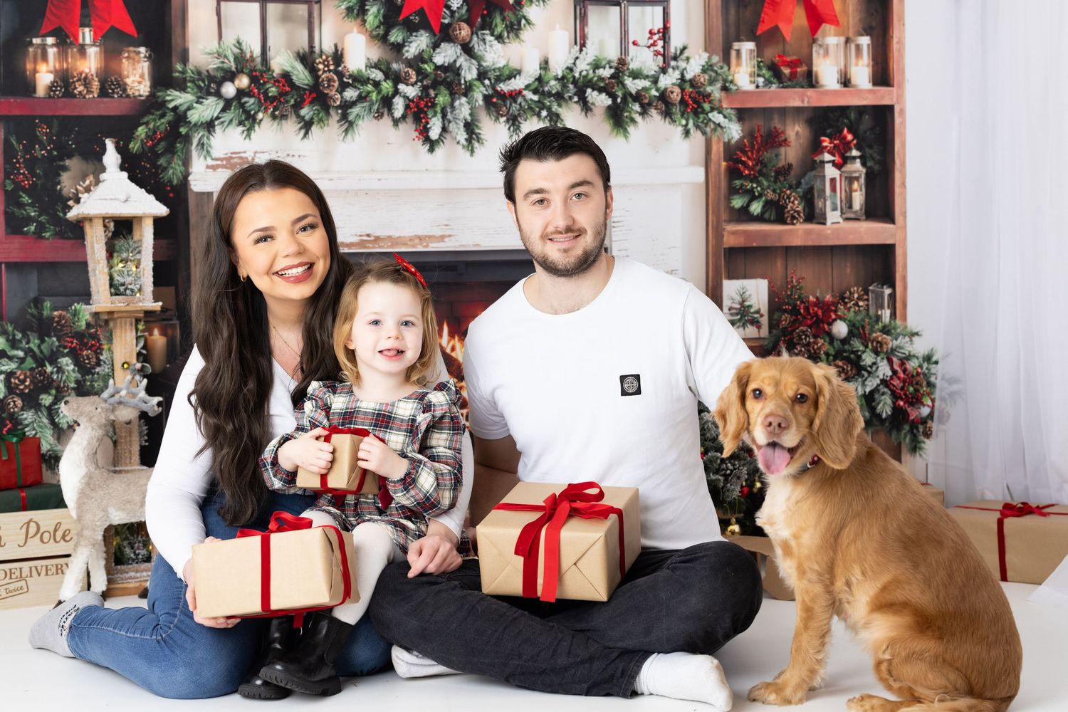 Family Christmas Mini Photography in Welwyn Garden City, Hertfordshire.