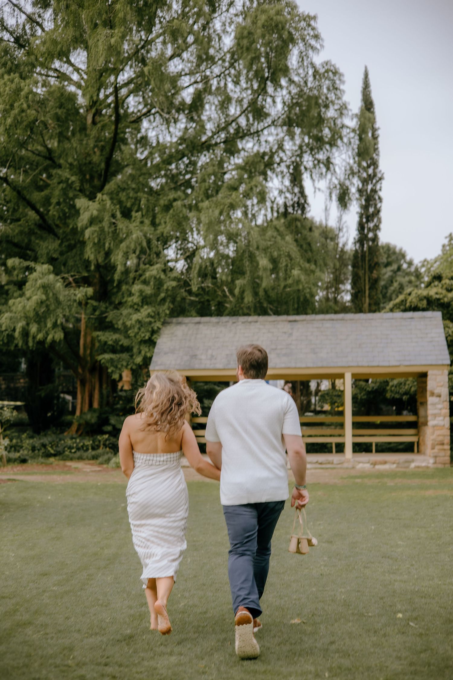 Elegant, candid wedding and engagement photography in Philadelphia. Capturing authentic, emotional moments with a timeless, artistic style.