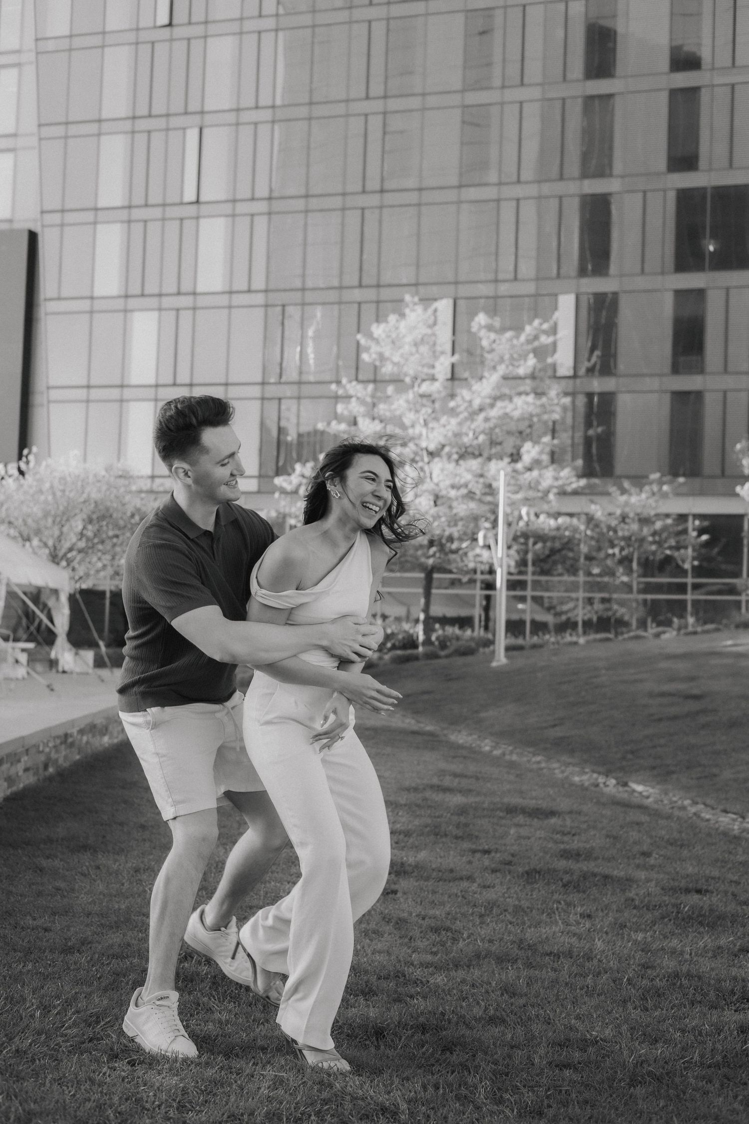 Elegant, candid wedding and engagement photography in Philadelphia. Capturing authentic, emotional moments with a timeless, artistic style.