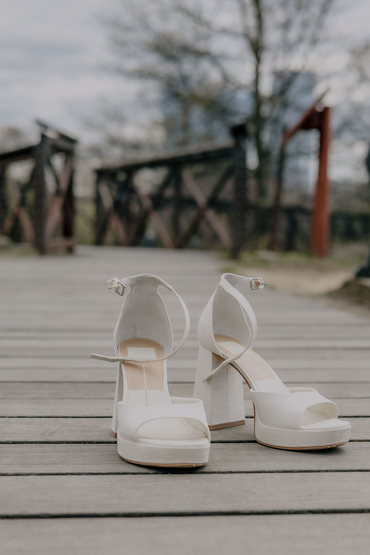 Philadelphia wedding photographer specializing in luxury, documentary-style photos that capture genuine love and timeless moments beautiful