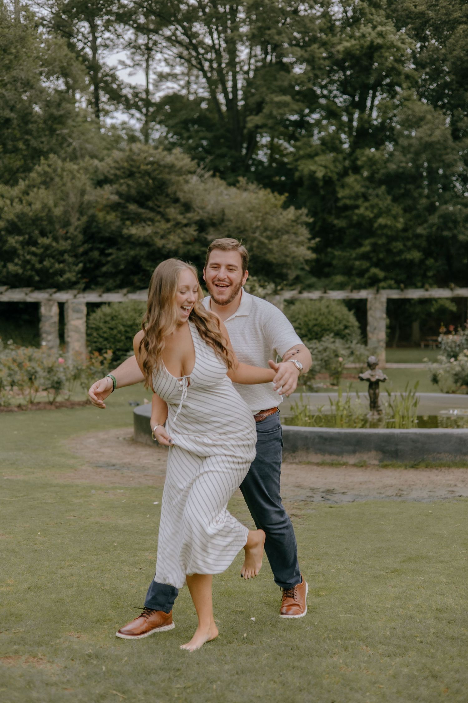 Elegant, candid wedding and engagement photography in Philadelphia. Capturing authentic, emotional moments with a timeless, artistic style.