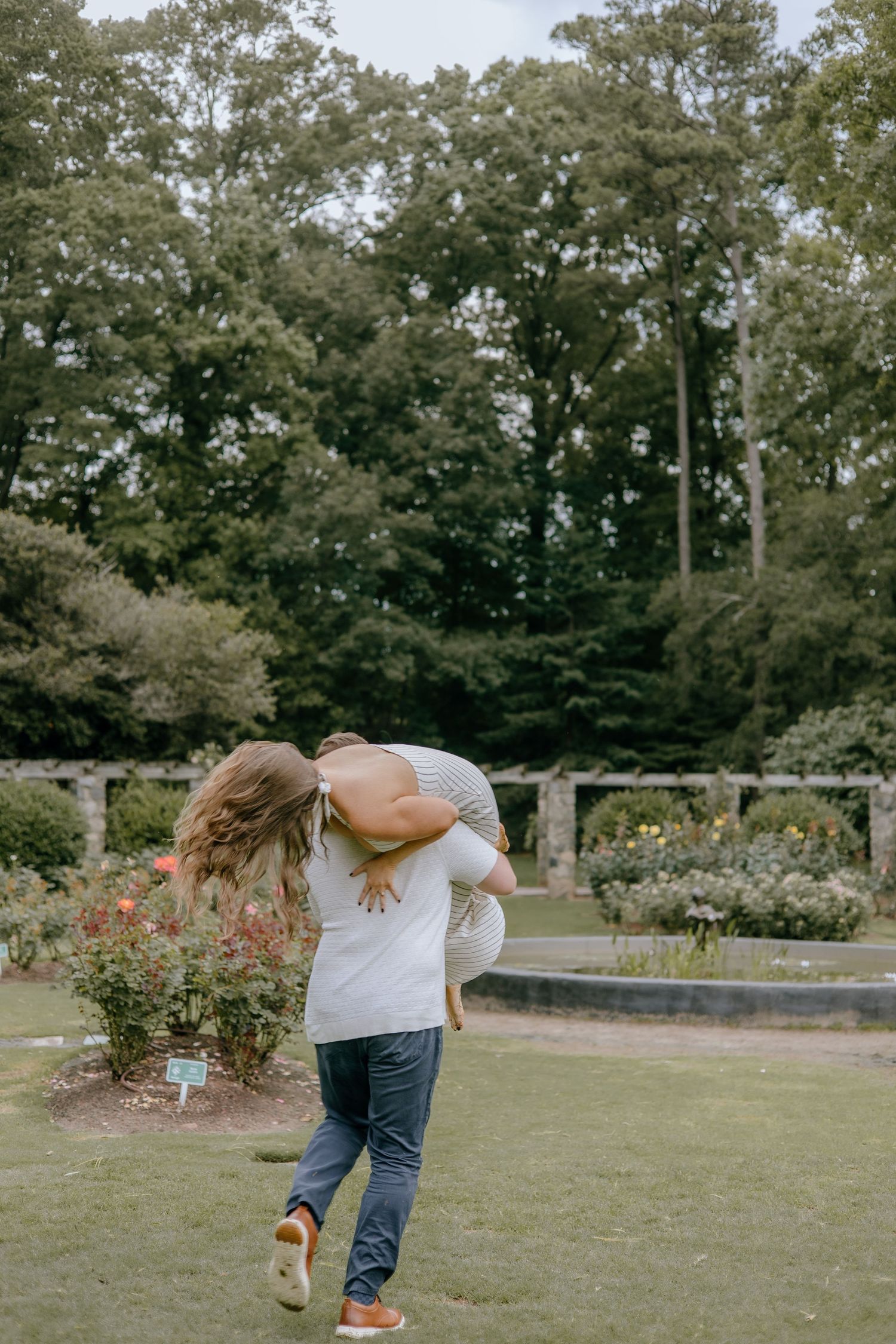 Elegant, candid wedding and engagement photography in Philadelphia. Capturing authentic, emotional moments with a timeless, artistic style.