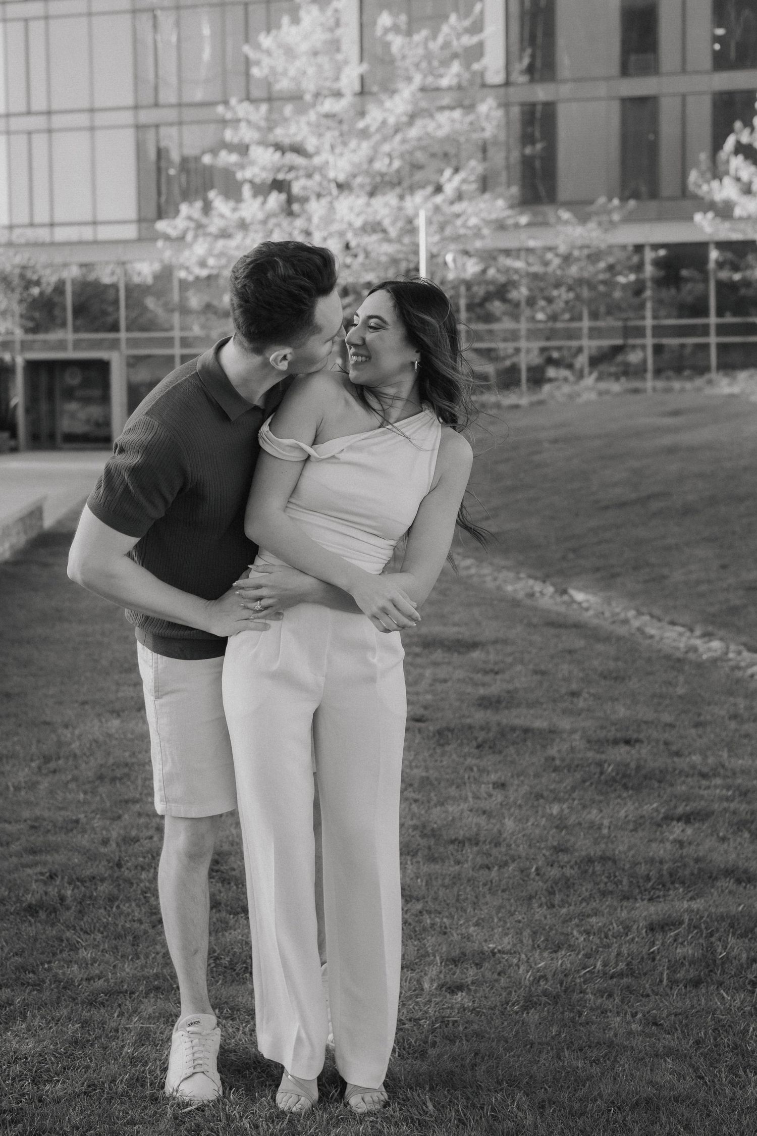 Elegant, candid wedding and engagement photography in Philadelphia. Capturing authentic, emotional moments with a timeless, artistic style.