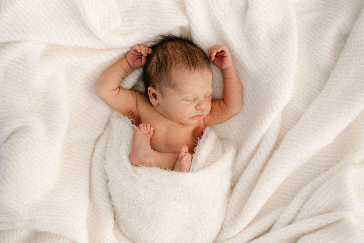 Vastasyntynyt newborn-kuvauksessa Seinäjoella studiossa