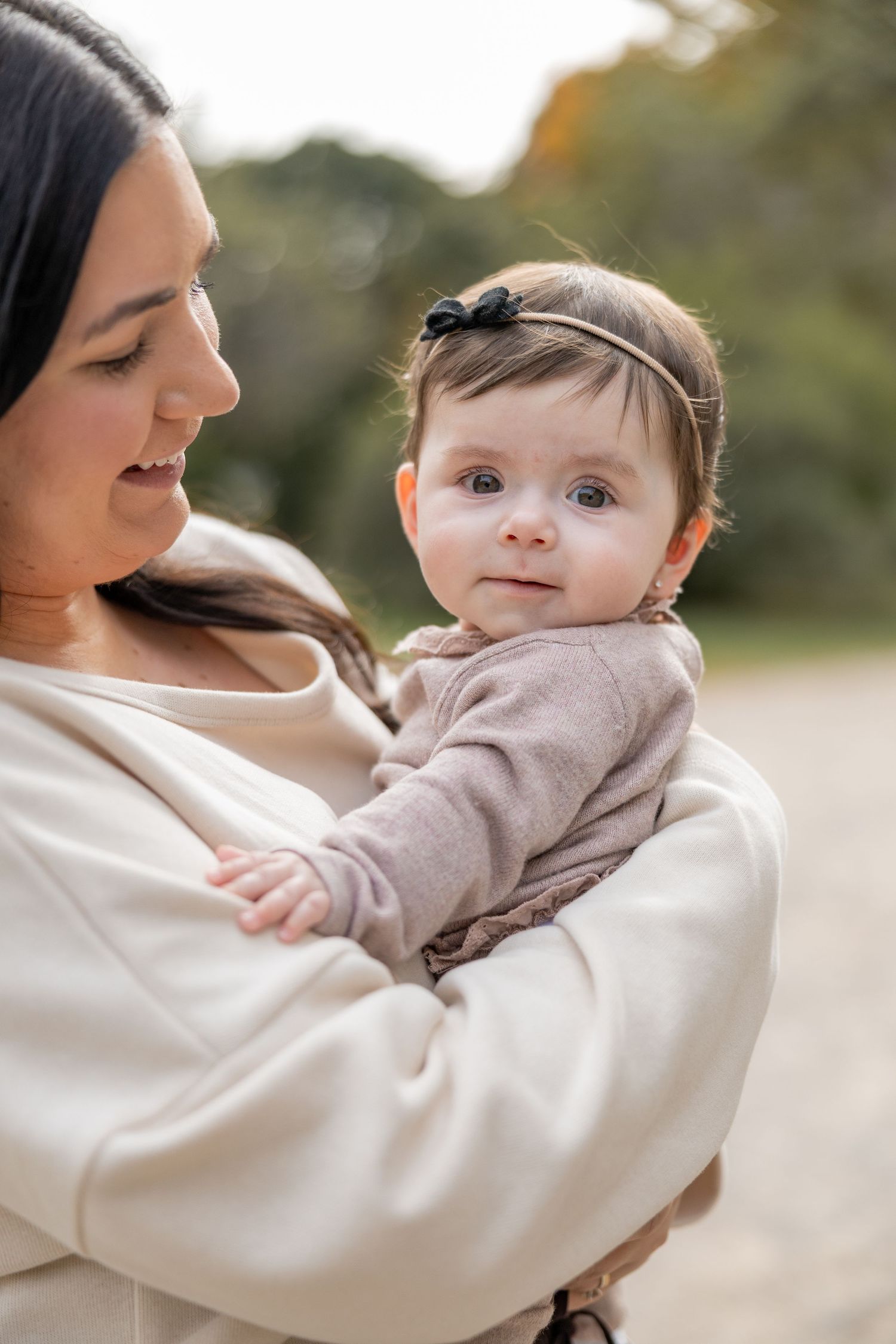 Family session at Dundurn Castle in Hamilton, Ontario.