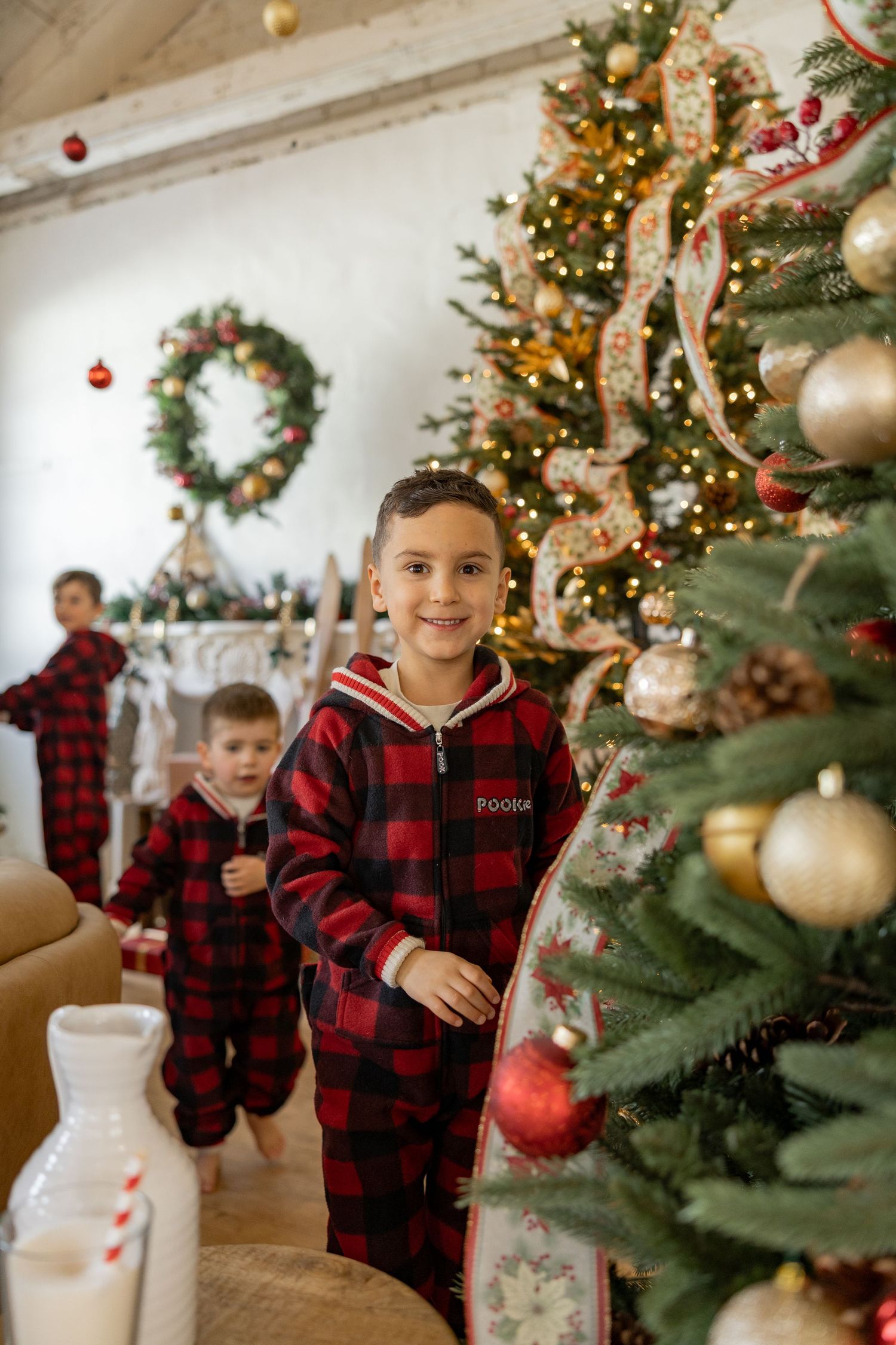 Christmas Minis Photos at Millworks Creative in Hamilton, Ontario.