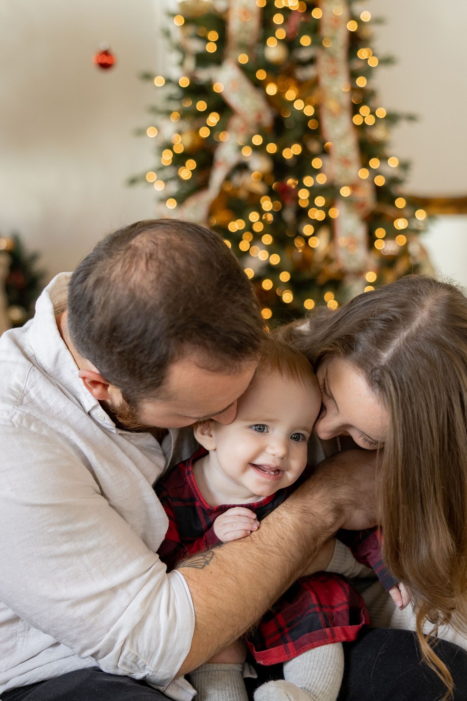 Christmas Minis Photos at Millworks Creative in Hamilton, Ontario.