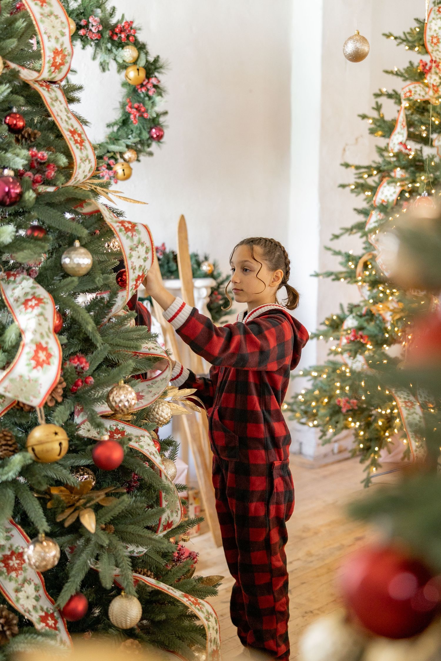 Christmas Minis Photos at Millworks Creative in Hamilton, Ontario.