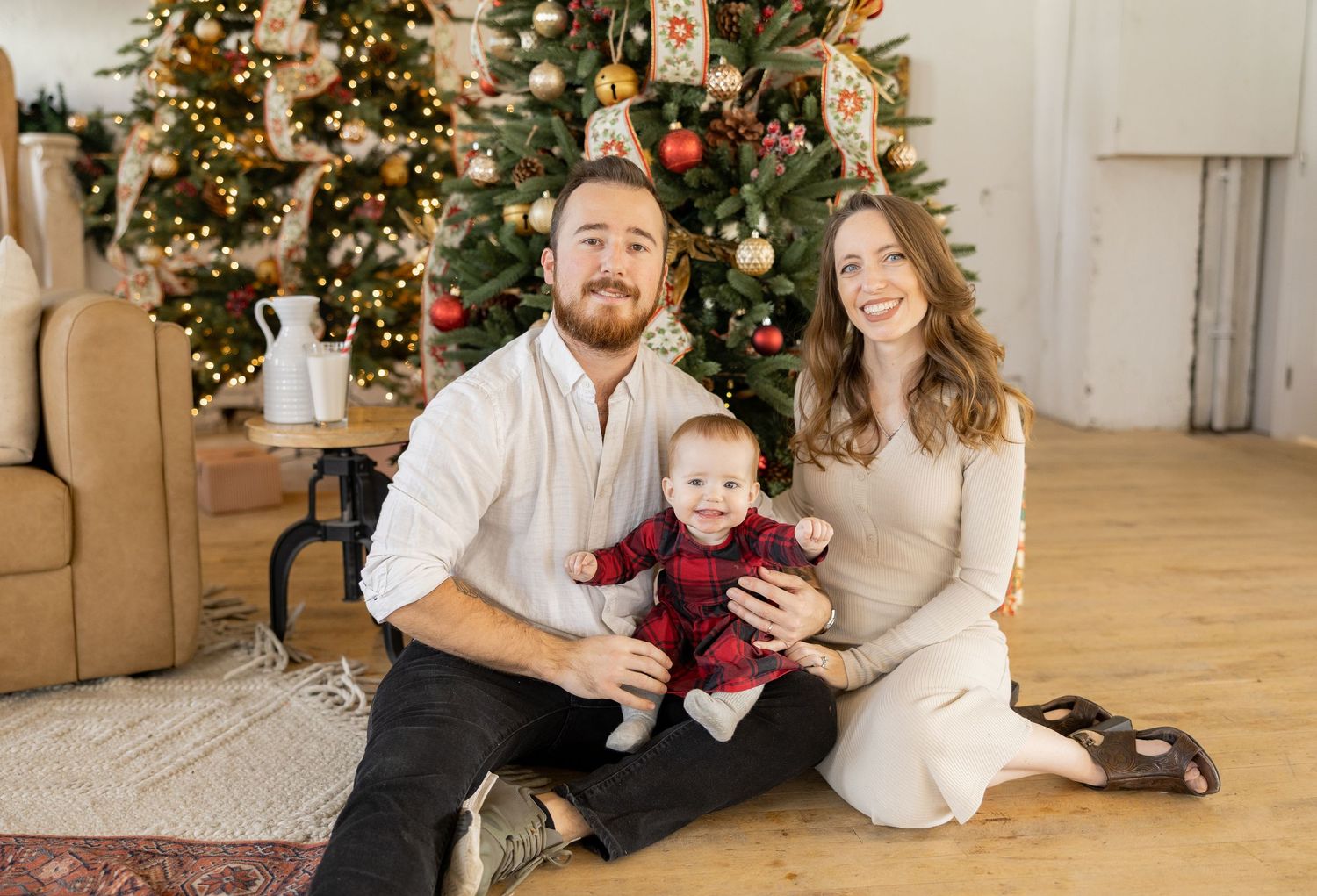 Christmas Minis Photos at Millworks Creative in Hamilton, Ontario.