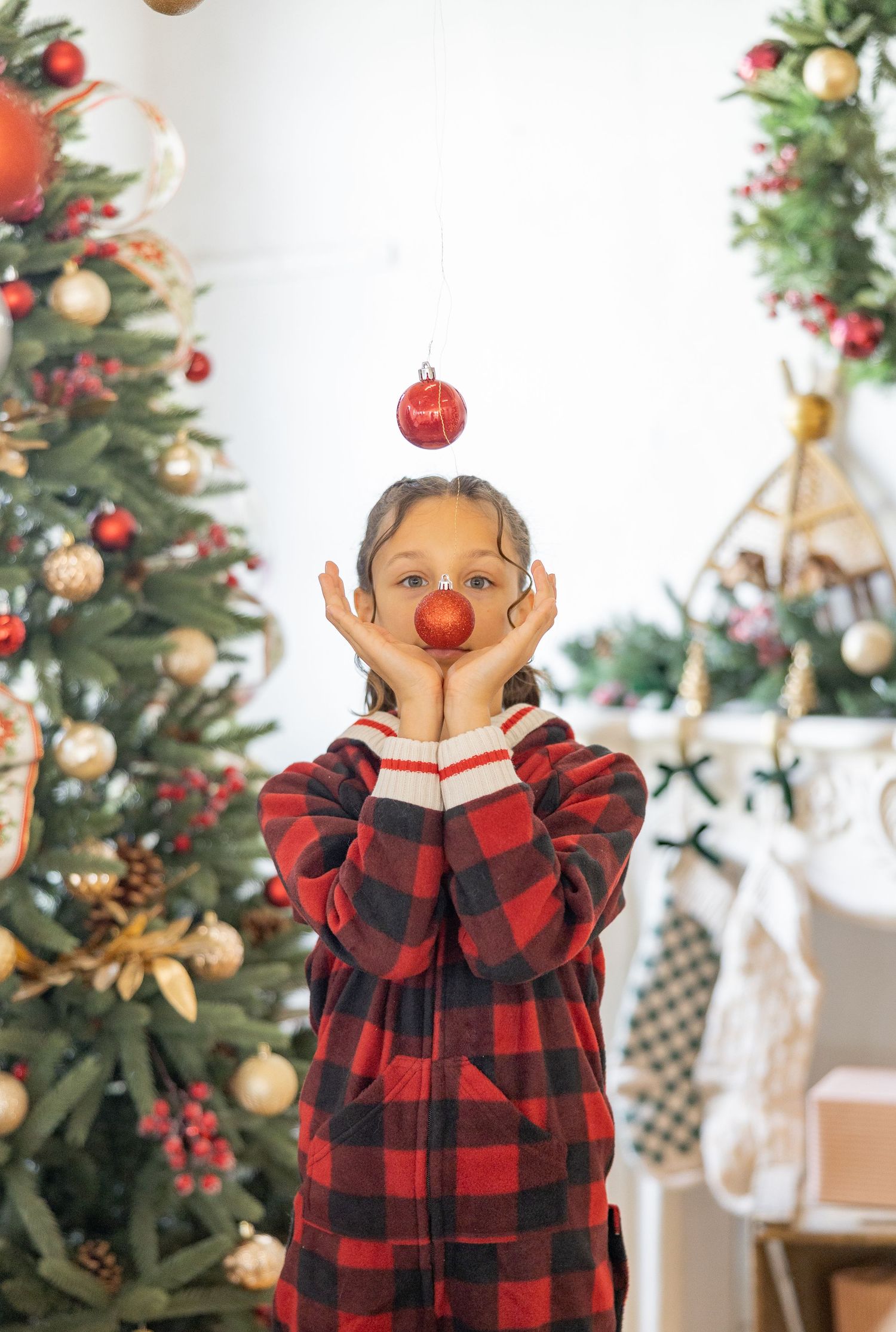 Christmas Minis Photos at Millworks Creative in Hamilton, Ontario.