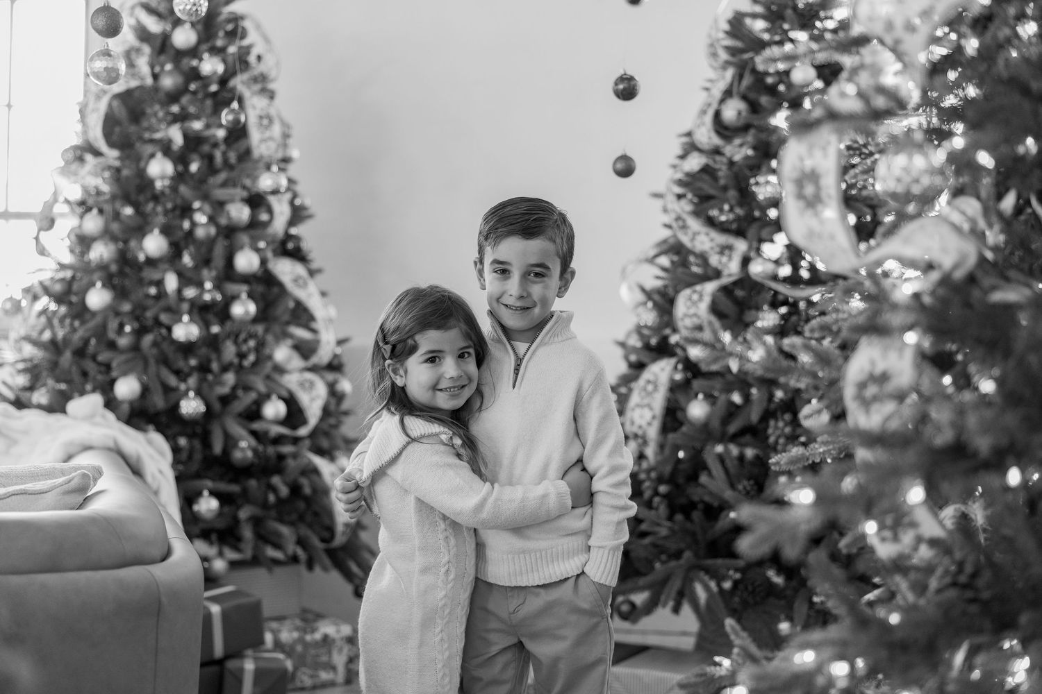 Christmas Minis Photos at Millworks Creative in Hamilton, Ontario.