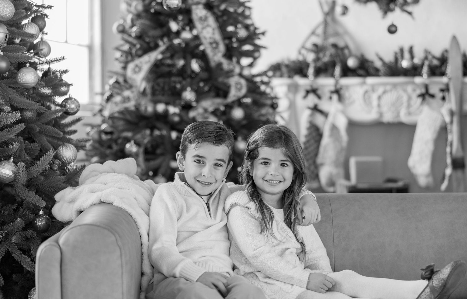 Christmas Minis Photos at Millworks Creative in Hamilton, Ontario.