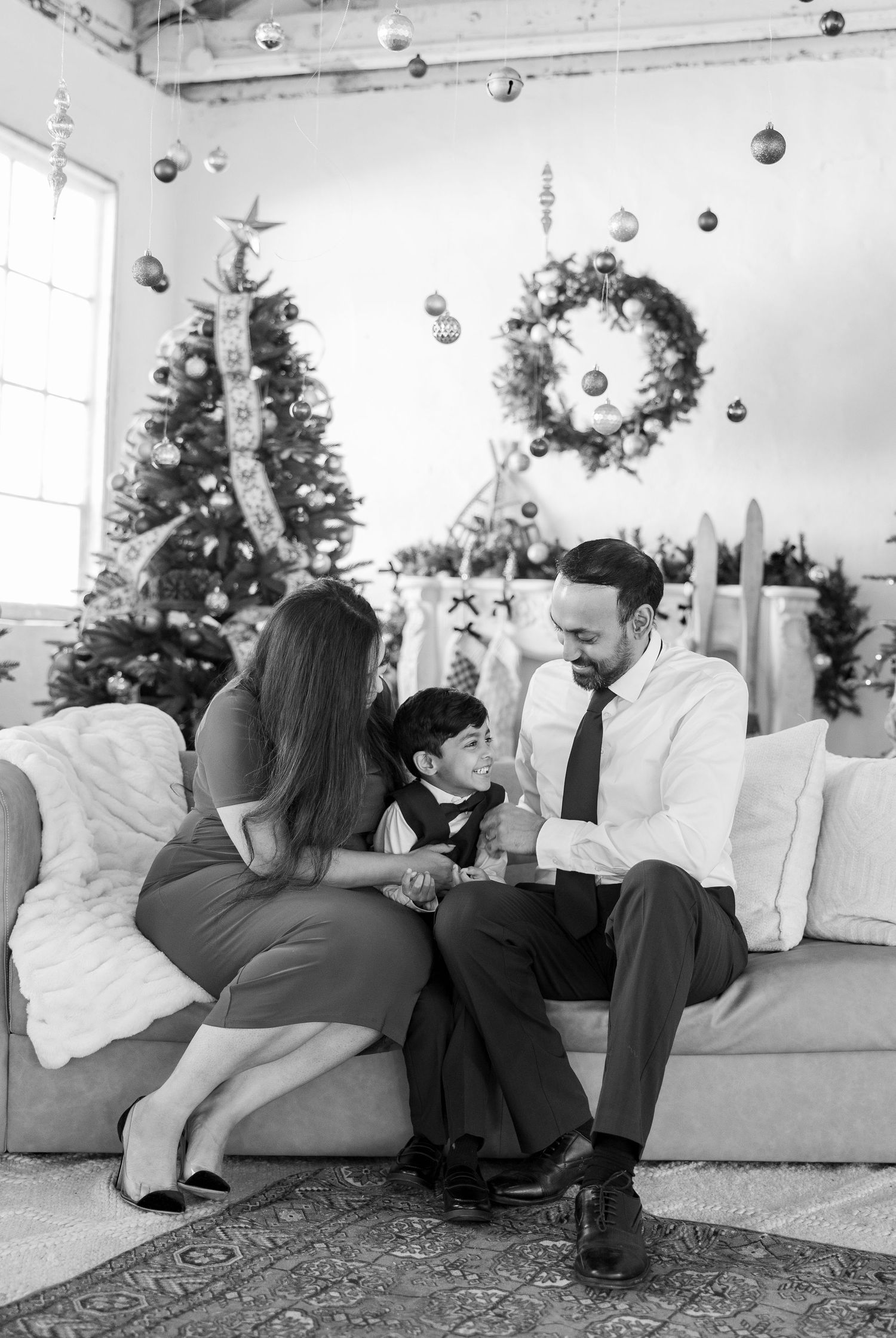 Christmas Minis Photos at Millworks Creative in Hamilton, Ontario.