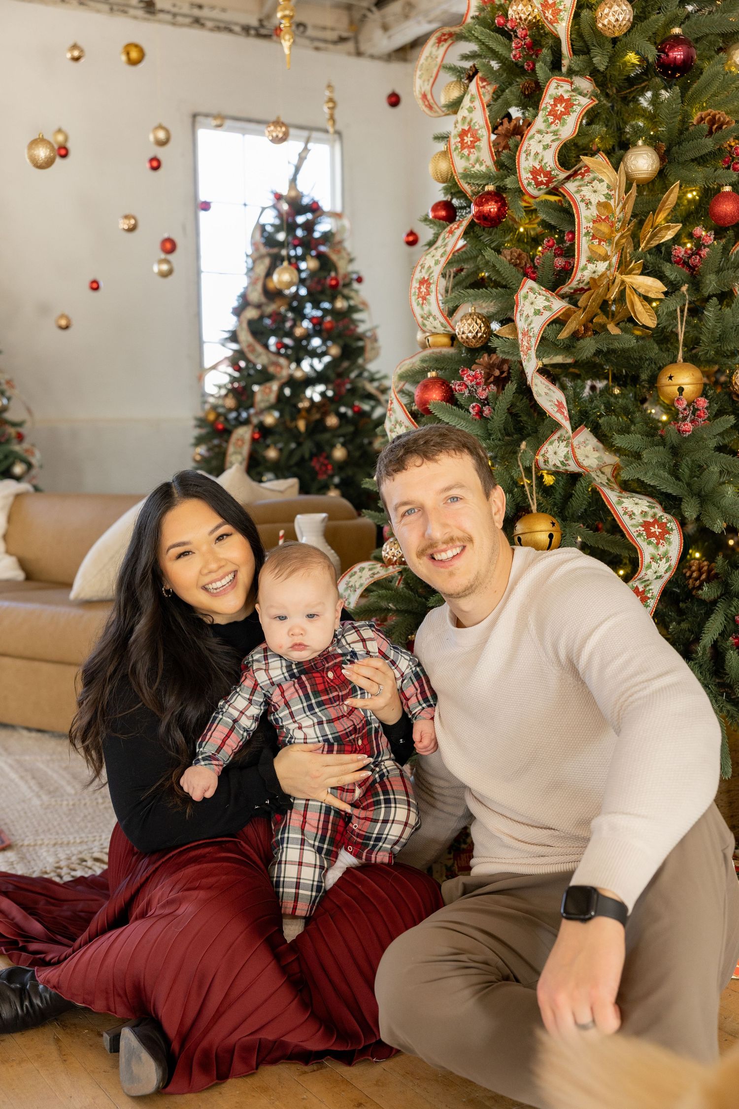 Christmas Minis Photos at Millworks Creative in Hamilton, Ontario.