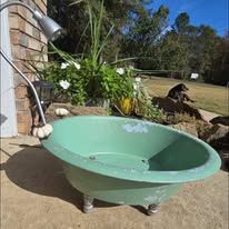 Green water tub