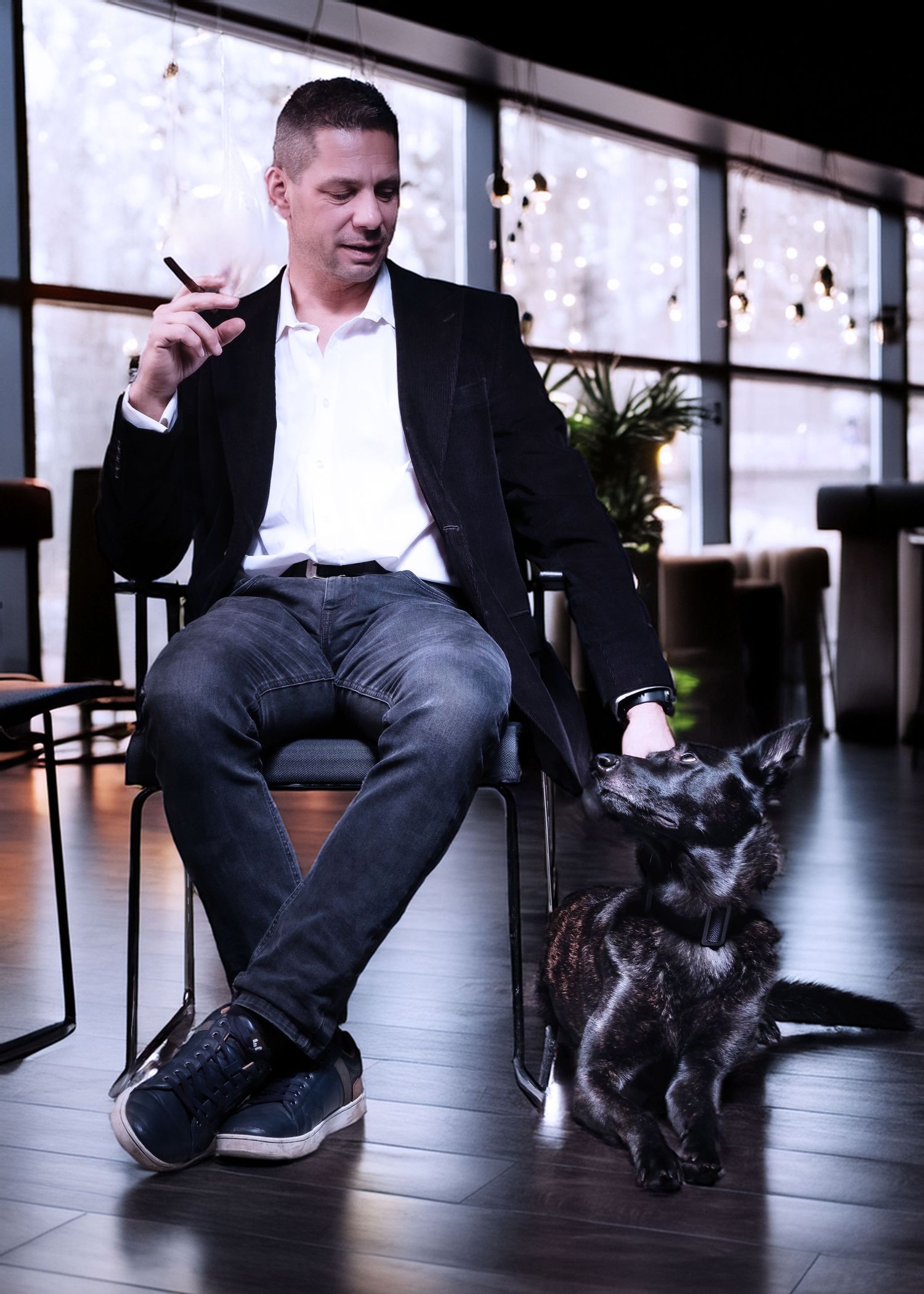 Een man en zijn hond, een intense band. Ze spreken onze taal niet, maar voelen en begrijpen ons volledig en geven ons onvoorwaardelijke lief