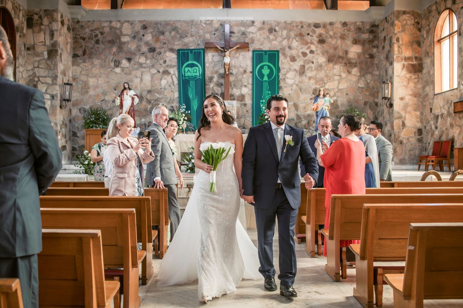 Cobertura documentalista de Bodas Destino en Baja California, Valle de Guadalupe, Tijuana, Ensenada. 50+ Bodas High-End desde 2023. Paquetes