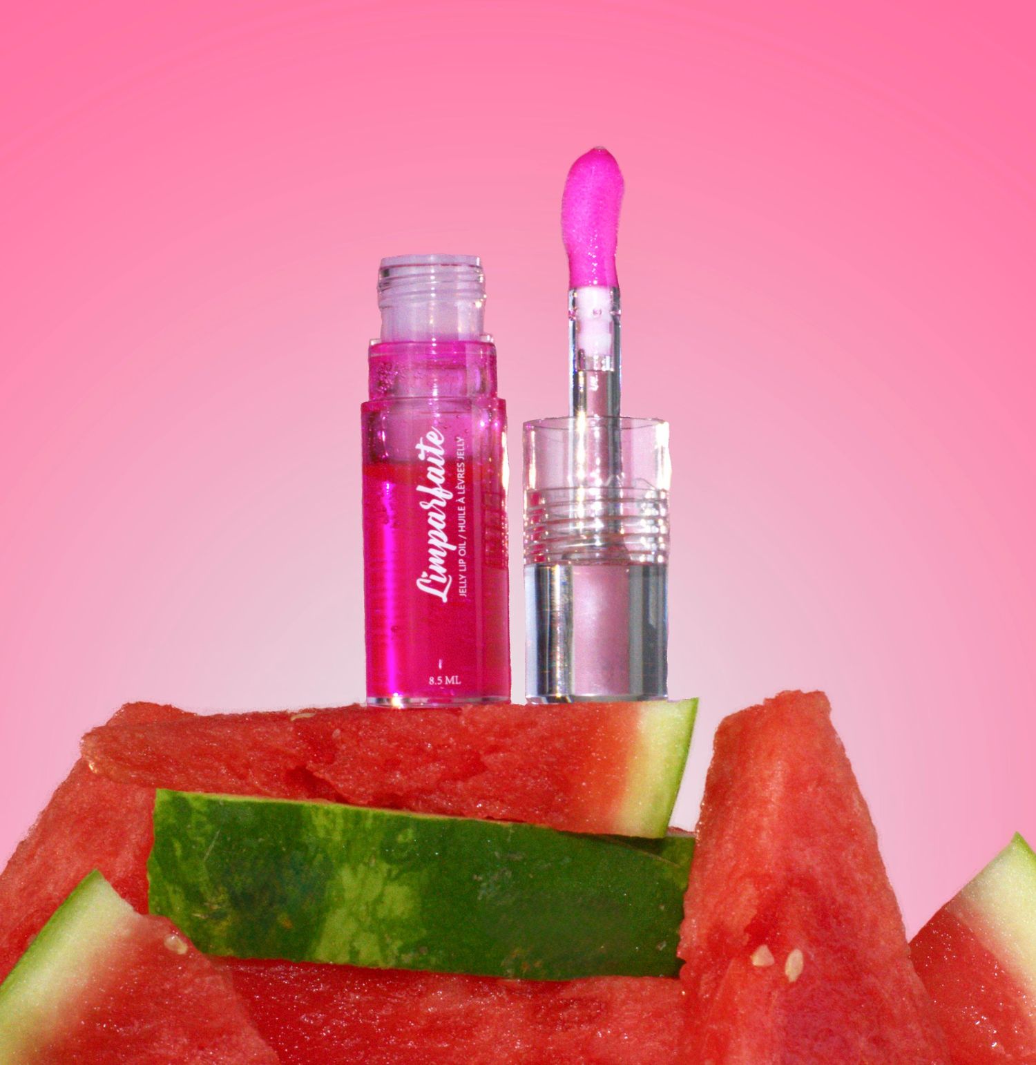 Photographie commerciale, de produit, d'un gloss pour les lèvre de la Boutique l'Imparfaite au Québec. Gloss à saveur melon d'eau.