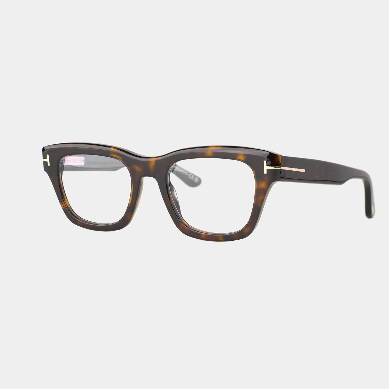 Packshot of eyewear isolated on off-white for retail use - TF View 2