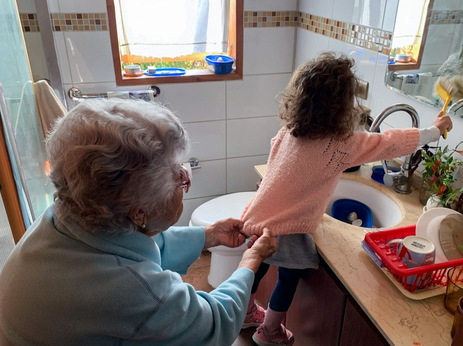 Documentar tu casa y los momentos reales en familia. Un legado inestimable. Fotografía documental de familia, Santiago, Chile.