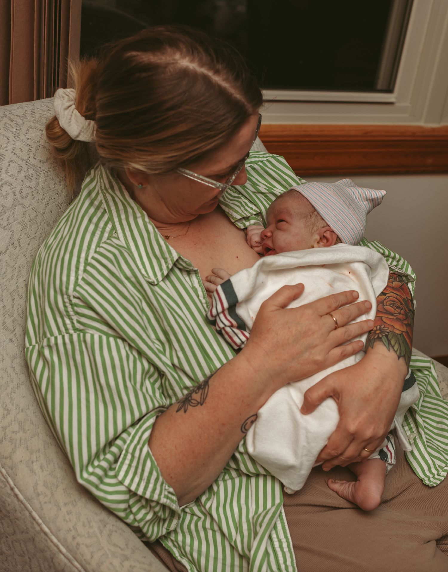 Virginia birth photography intended mother meeting baby