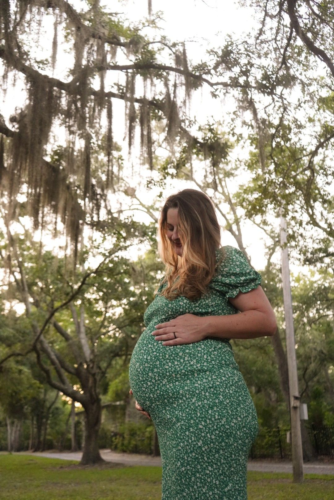 Maternity photo near the beach in Pawleys Island, South Carolina.