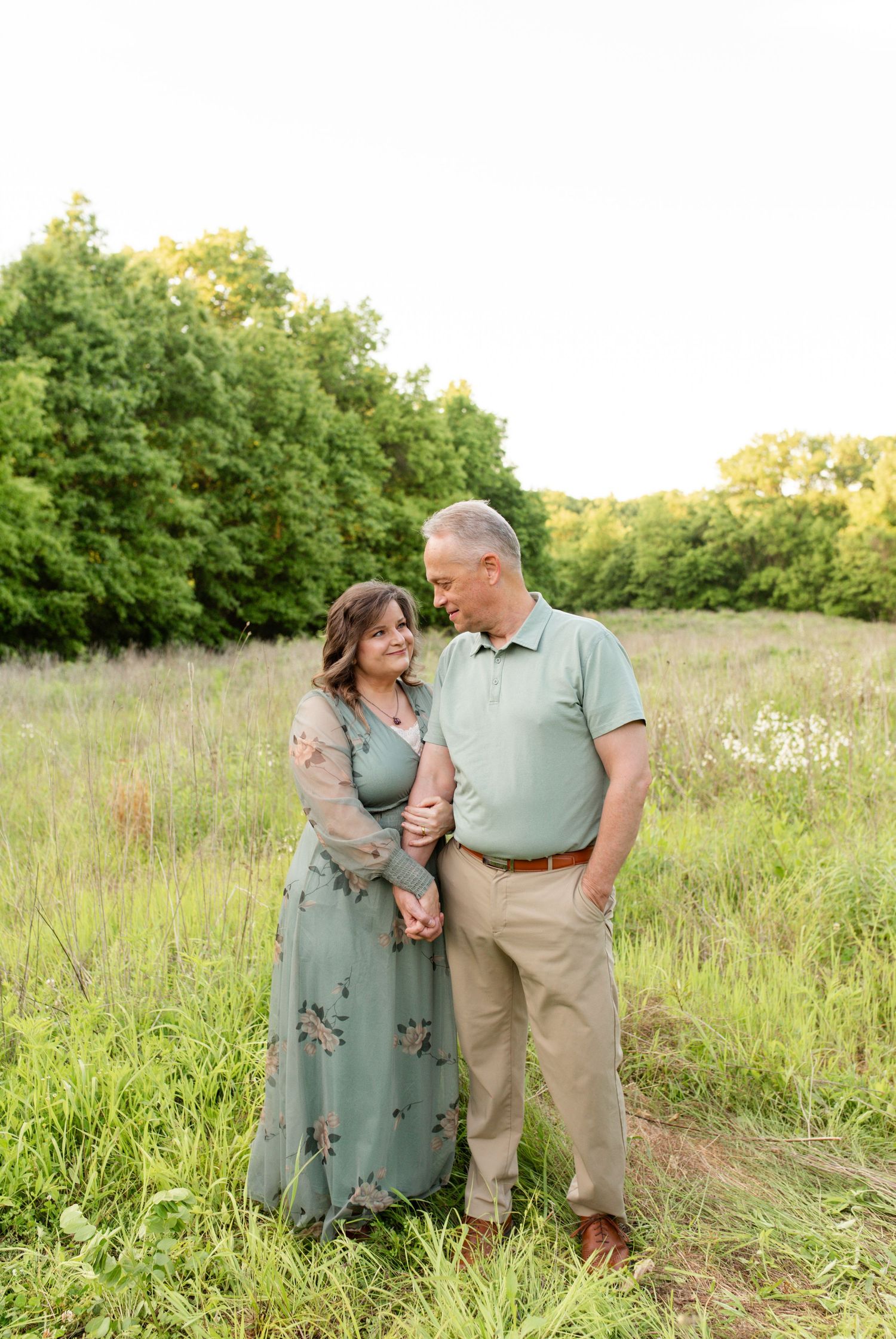 sweet couple session at oday park in ofallon mo