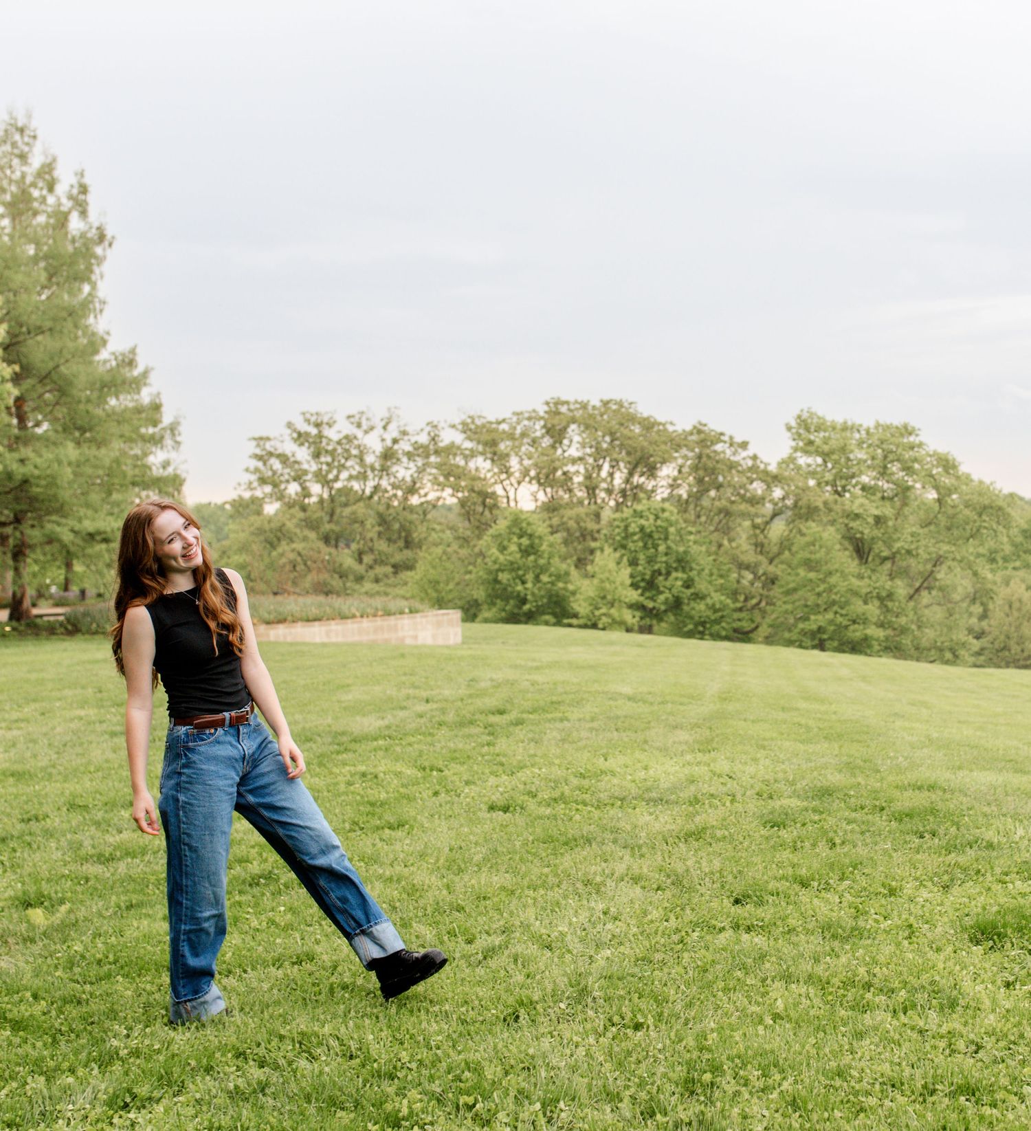 senior photos at forest park on art hill