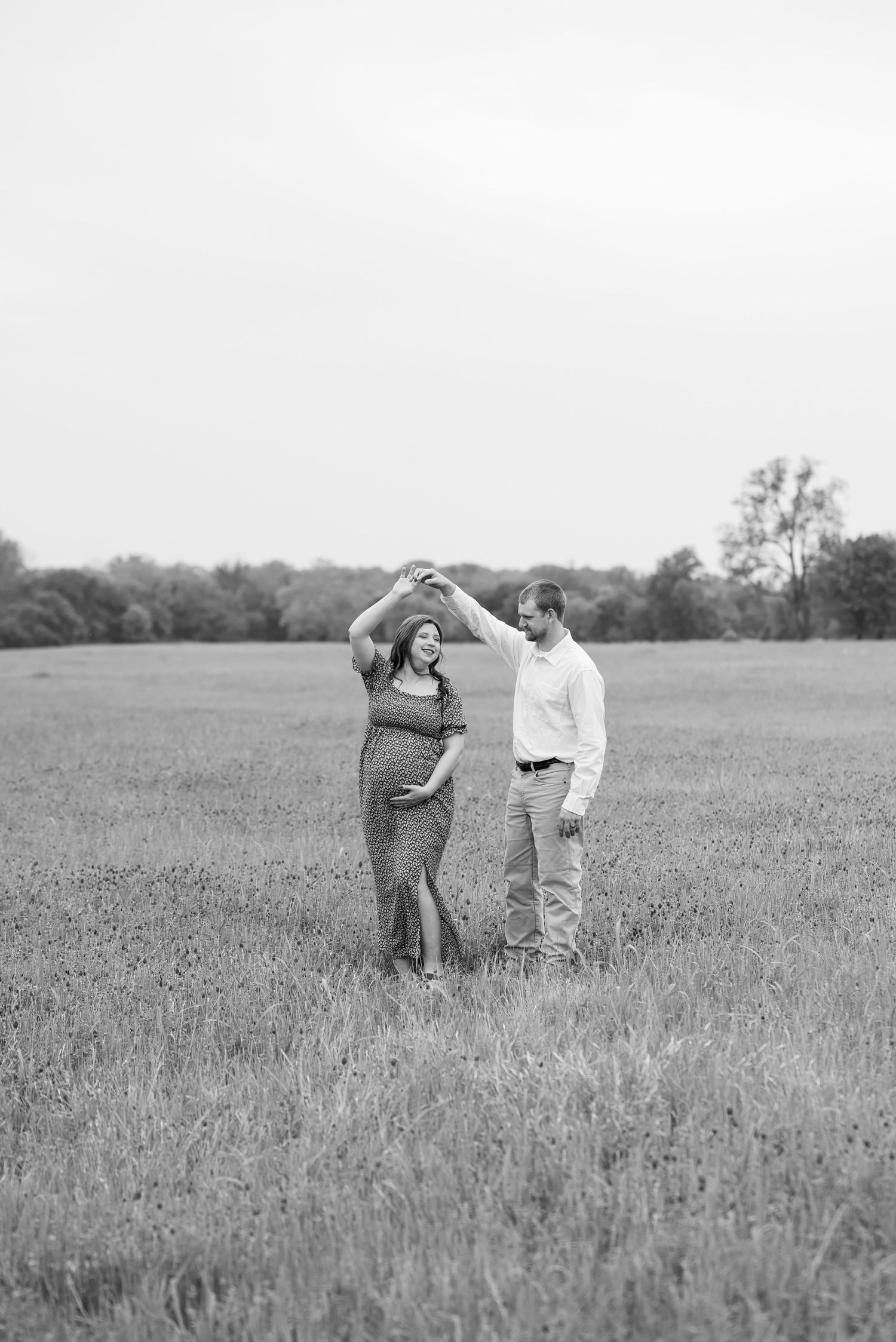 black and white photography, maternity photographer, central Arkansas, legacy, family photography, intimate portraits, natural light photo