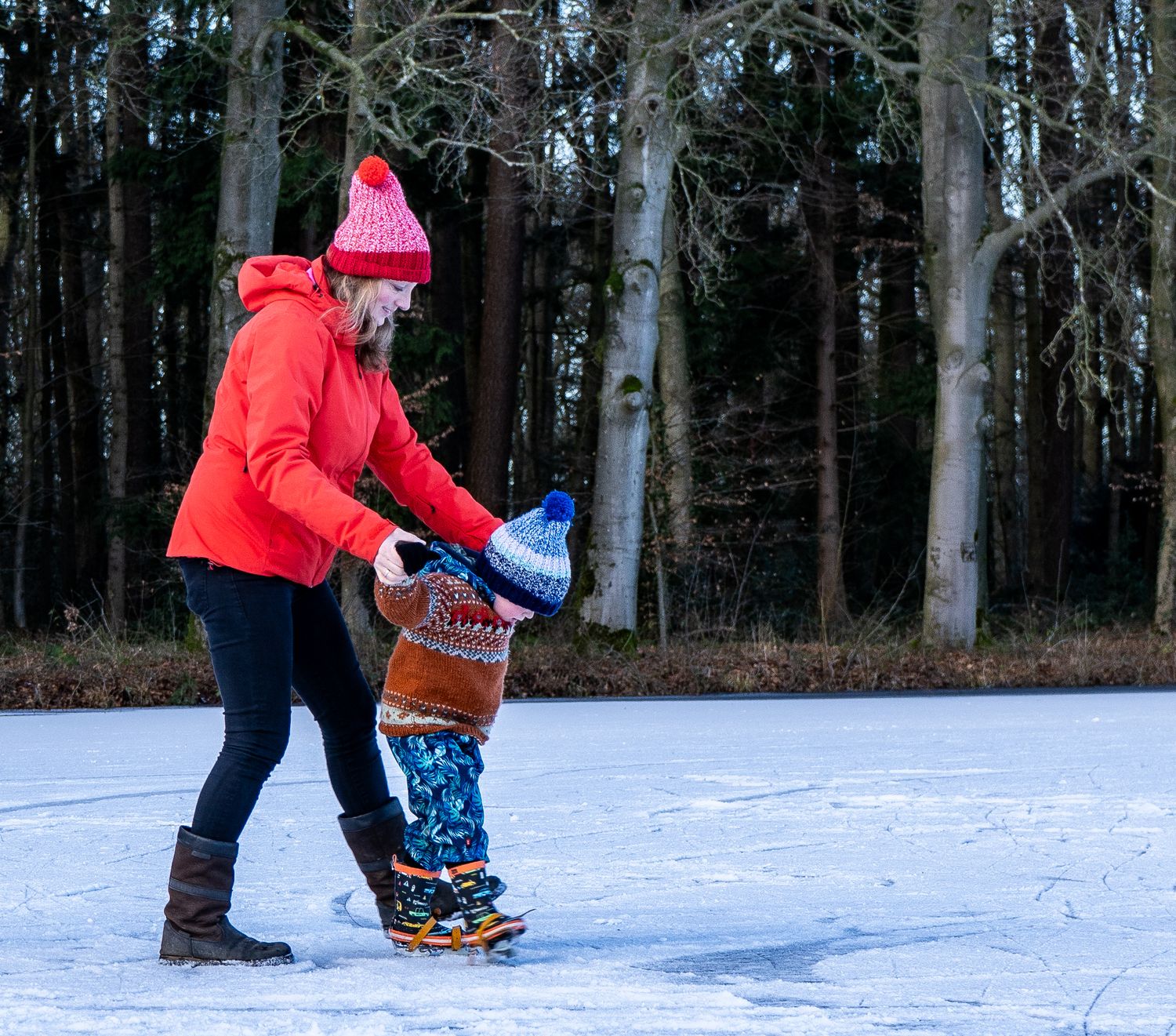 Samen leren schaatsen zijn de kleine geluksmomentjes