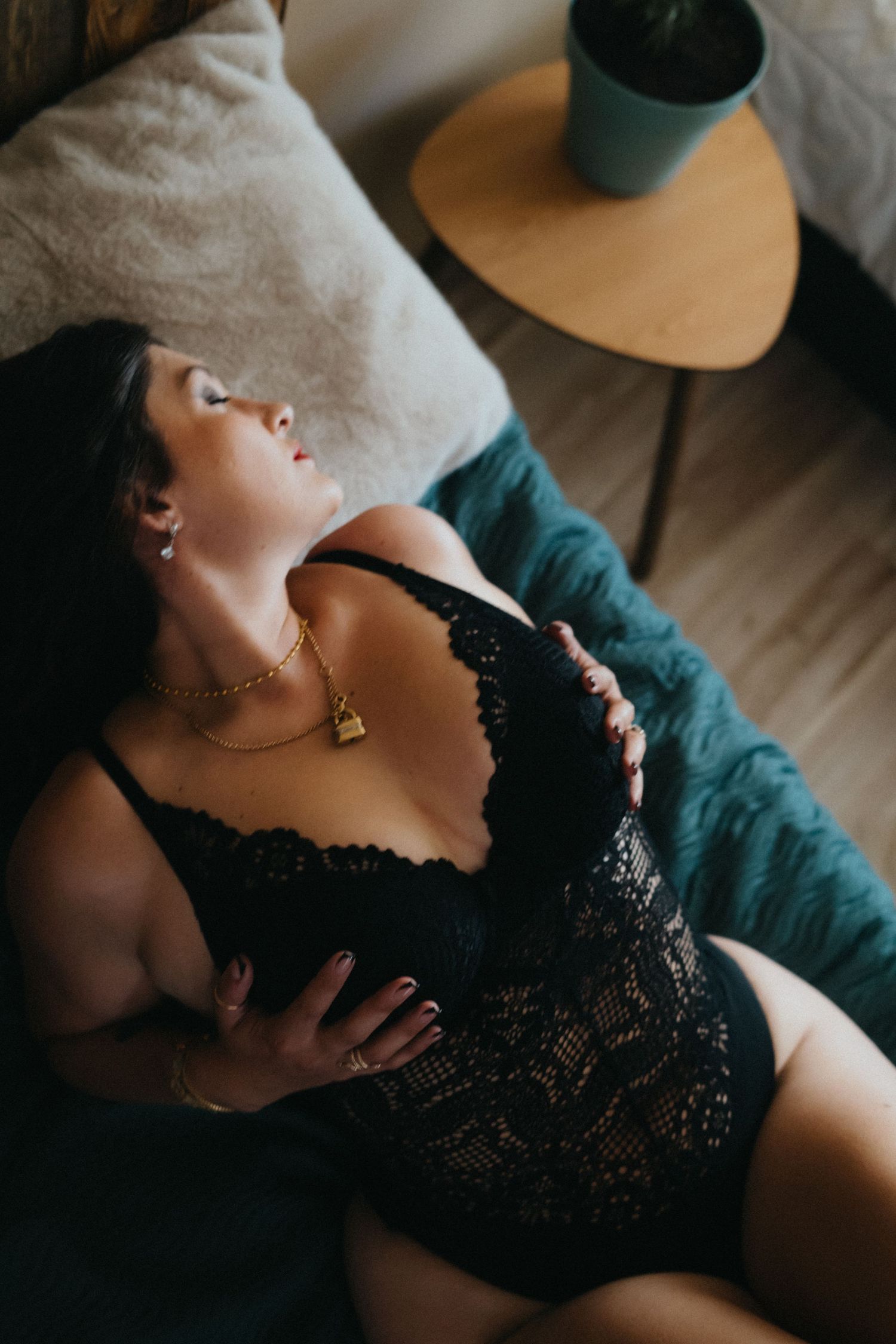 Portrait de femme en séance boudoir