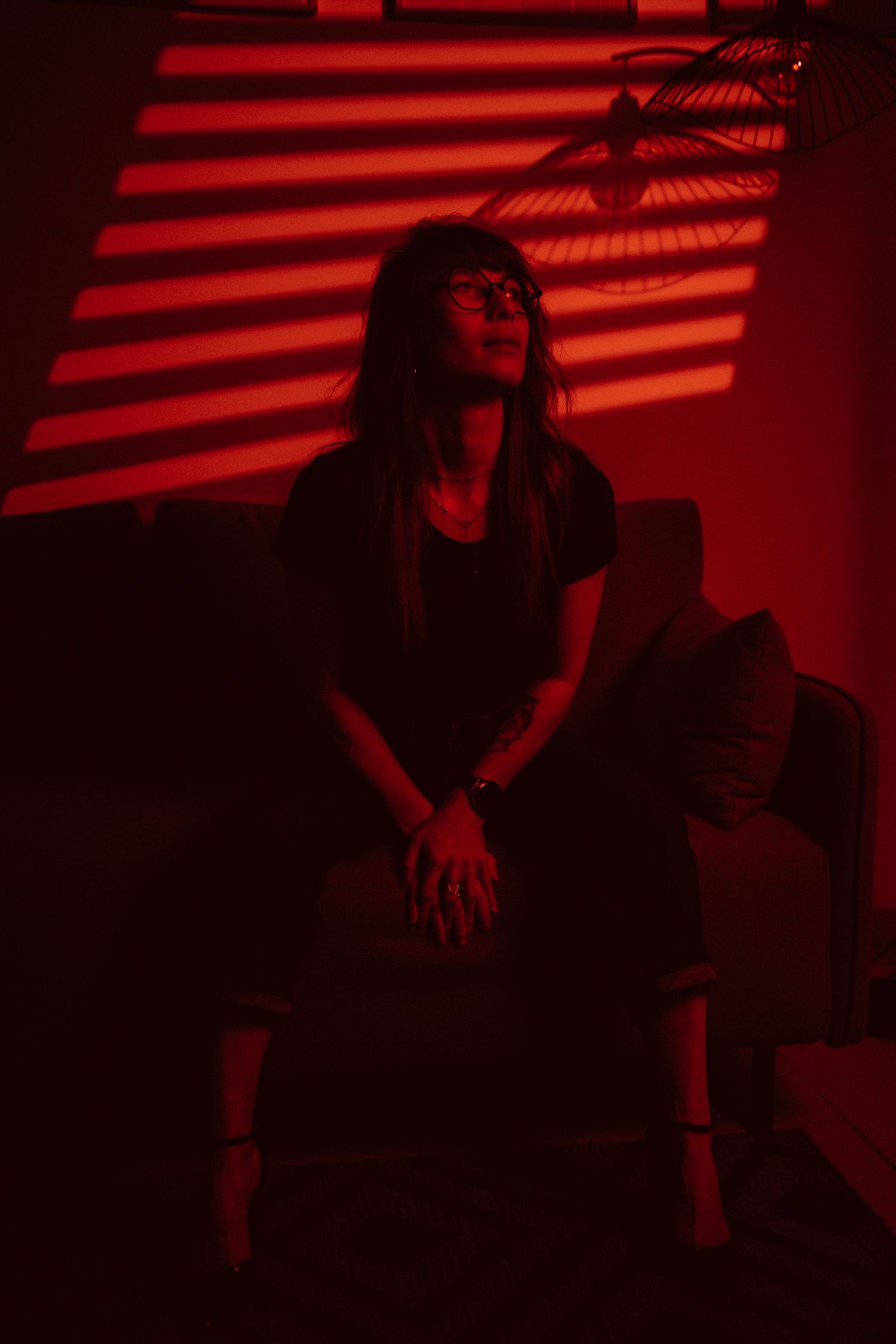 Portrait artistique studio avec éclairage créatif