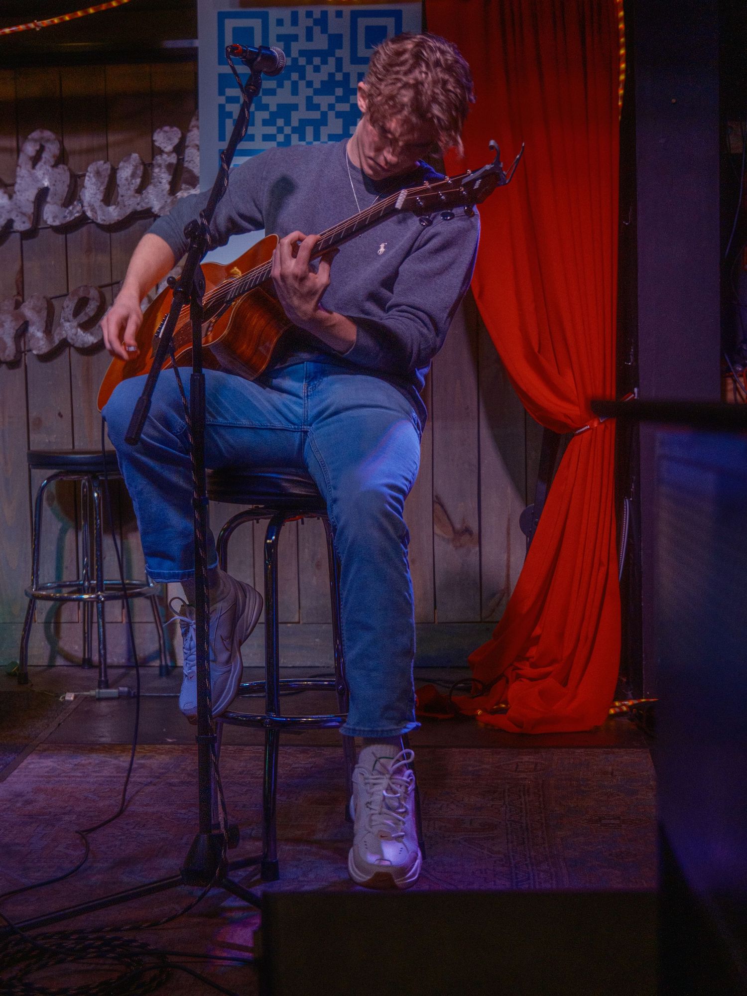 Photograph from an acoustic live music performance.