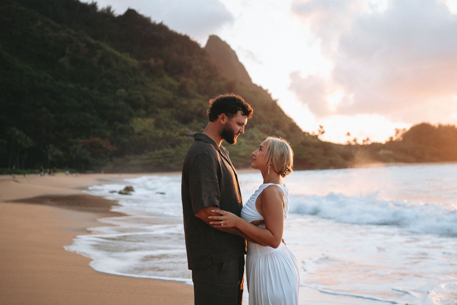 Kauai engagement photographer at Tunnels Beach, notrh shore, Kauai, Hawaii
