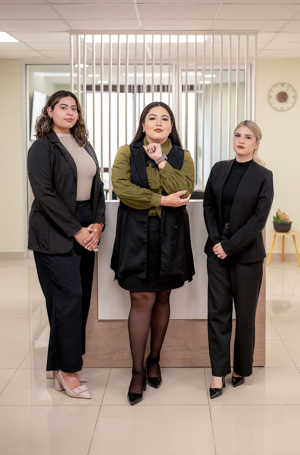 Equipo de Mediación ABC y Servicios Legales en Tijuana, retrato profesional de sus integrantes.