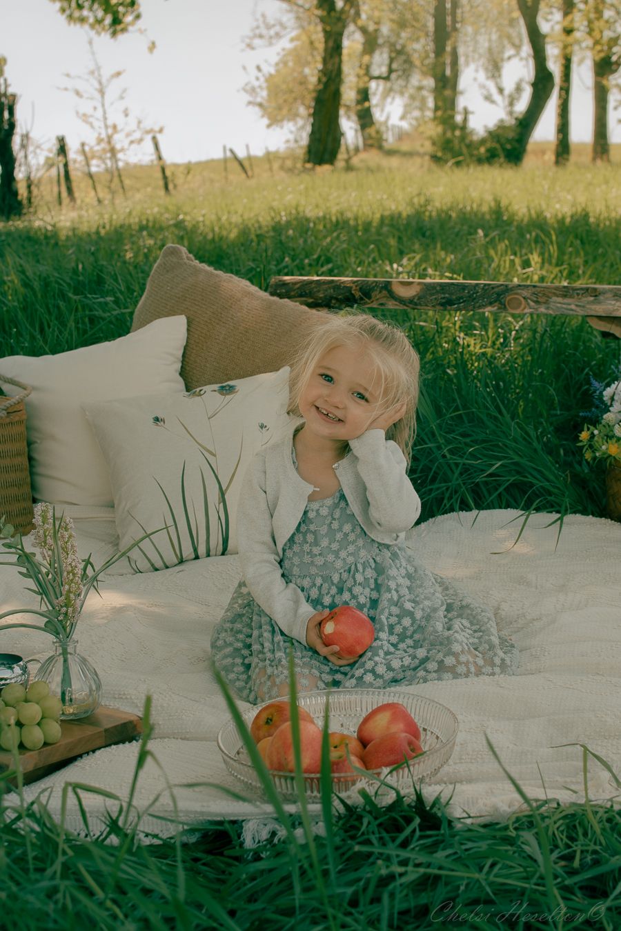 Outdoor Family Spring Session - Picnic