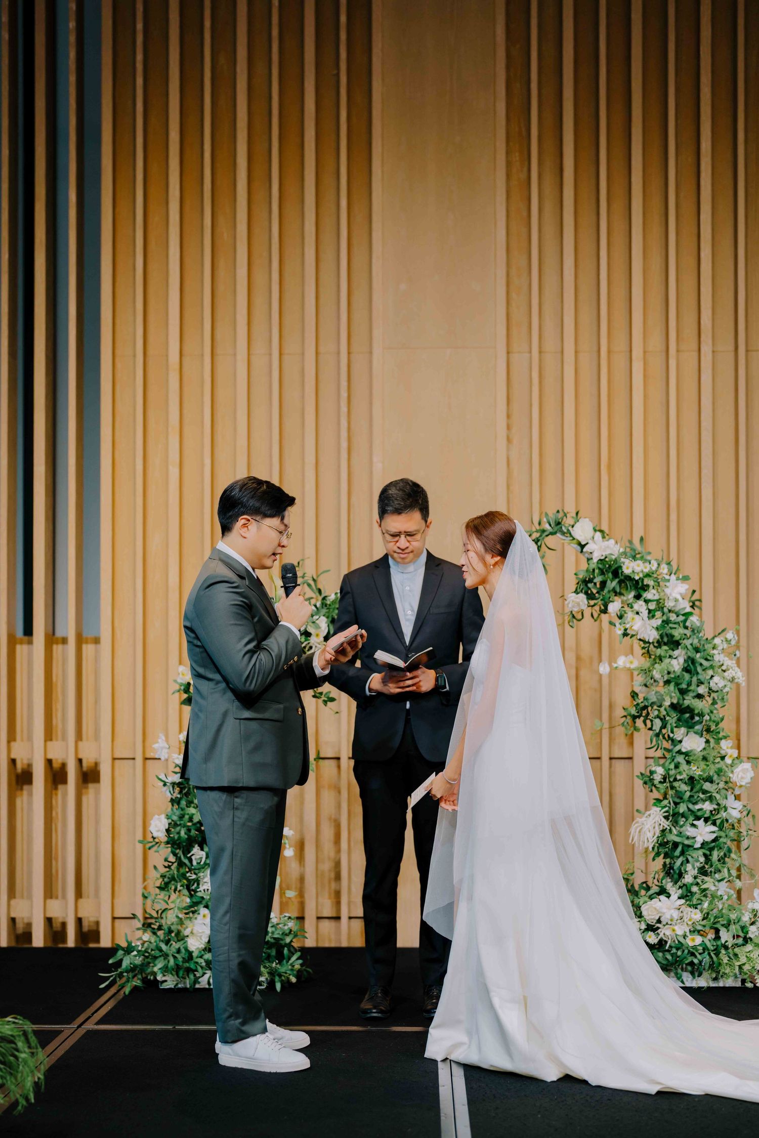 glasshouse andaz hotel wedding photographer