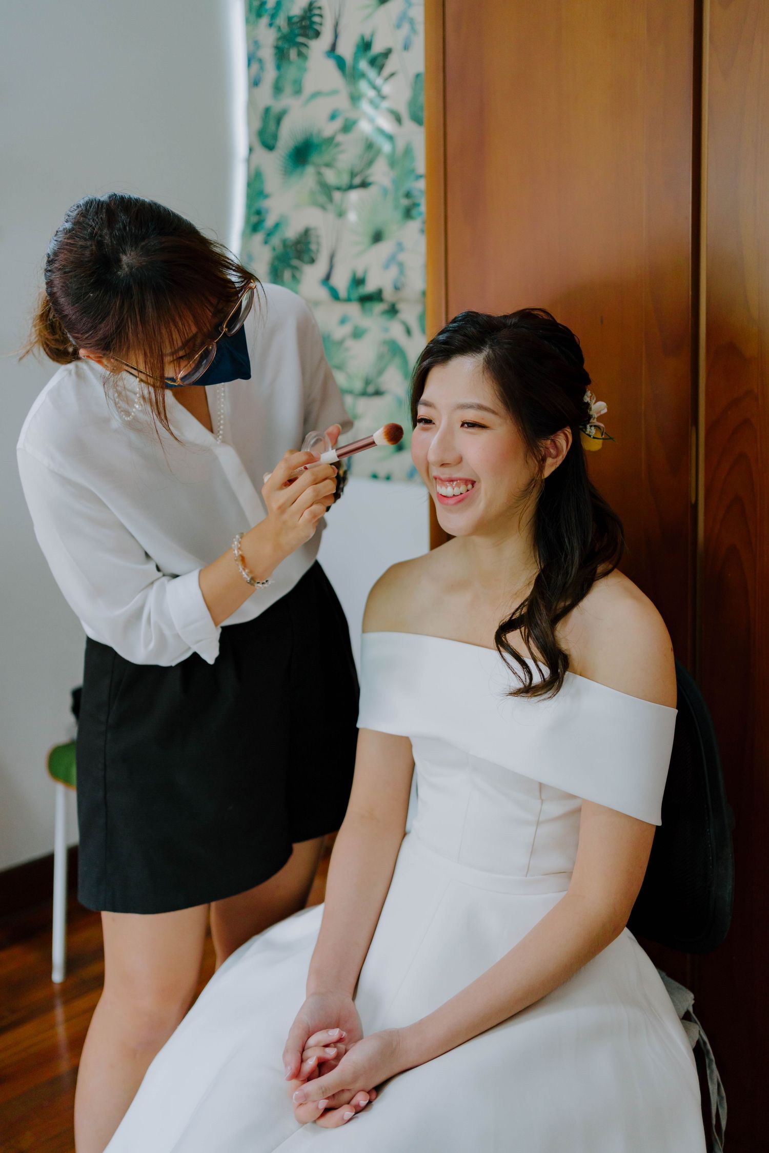bride getting ready for wedding at glory presbyterian church singapore