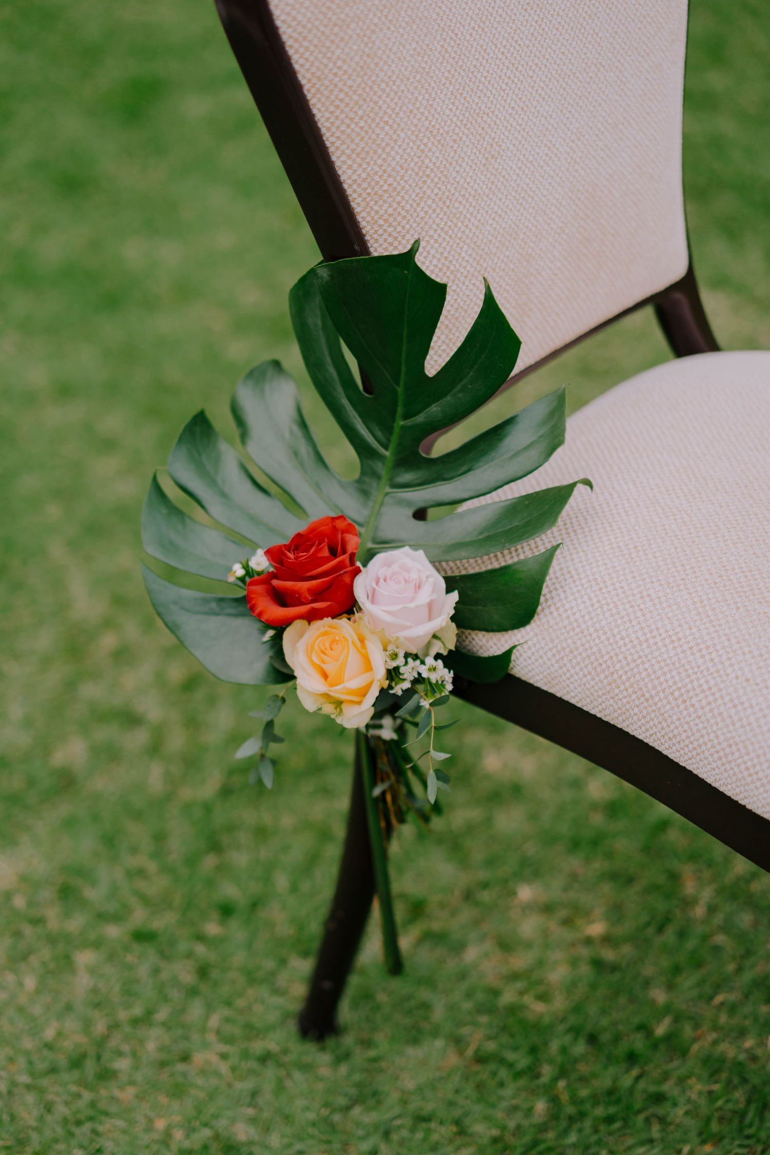 raffles hotel garden wedding photography