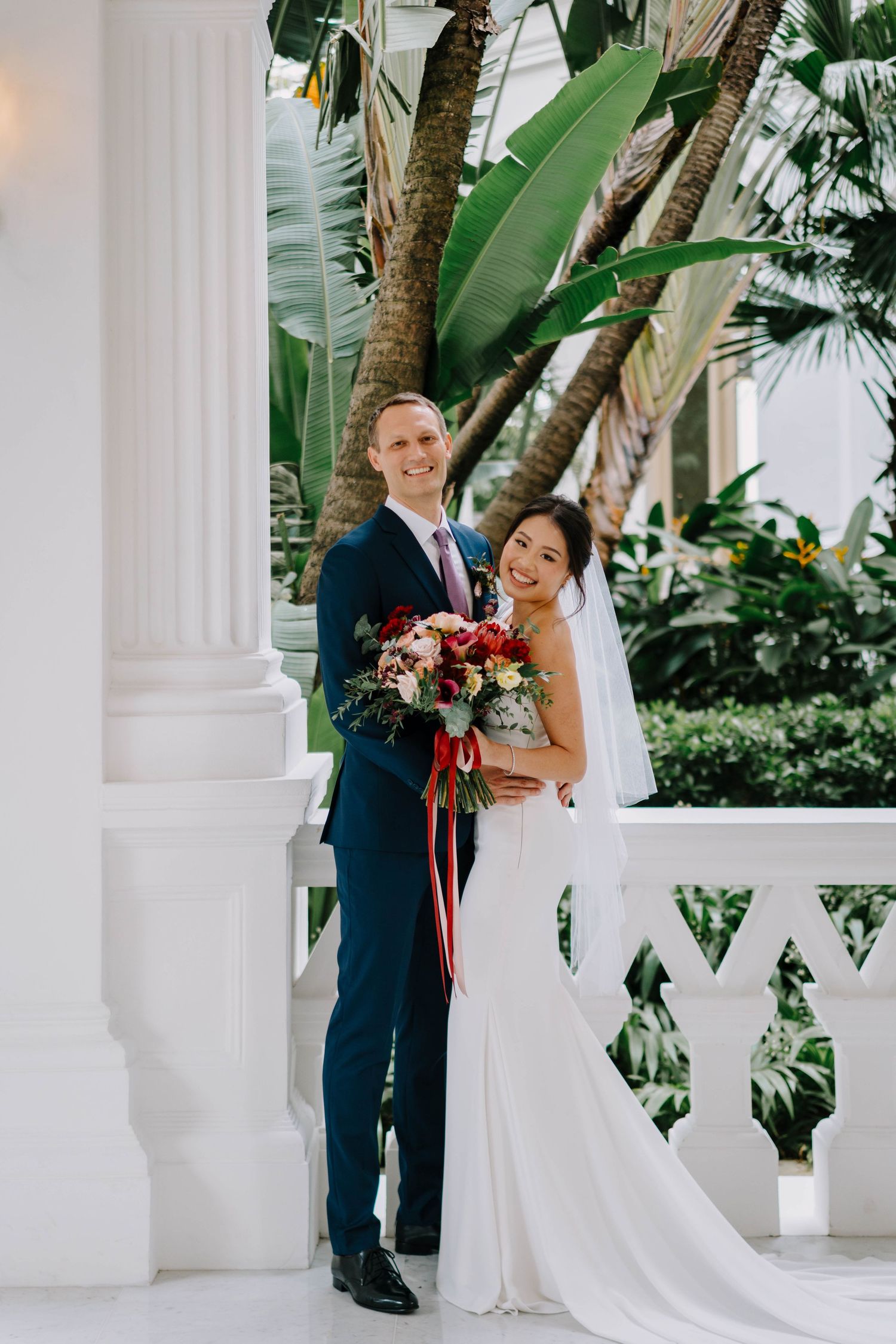 candid wedding photography at raffles hotel singapore