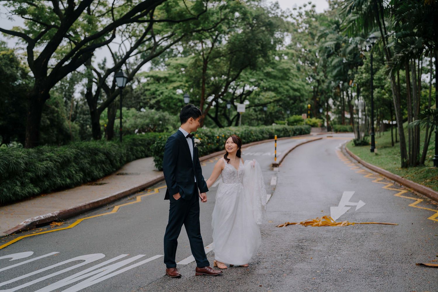 wedding photoshoot at fort canning park singapore