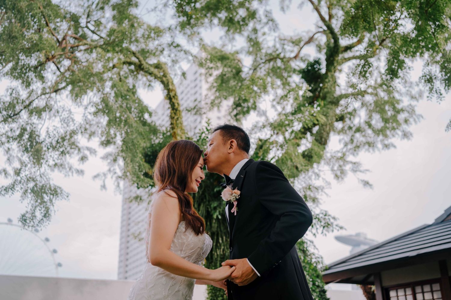 outdoor garden wedding at keyaki pan pacific hotel