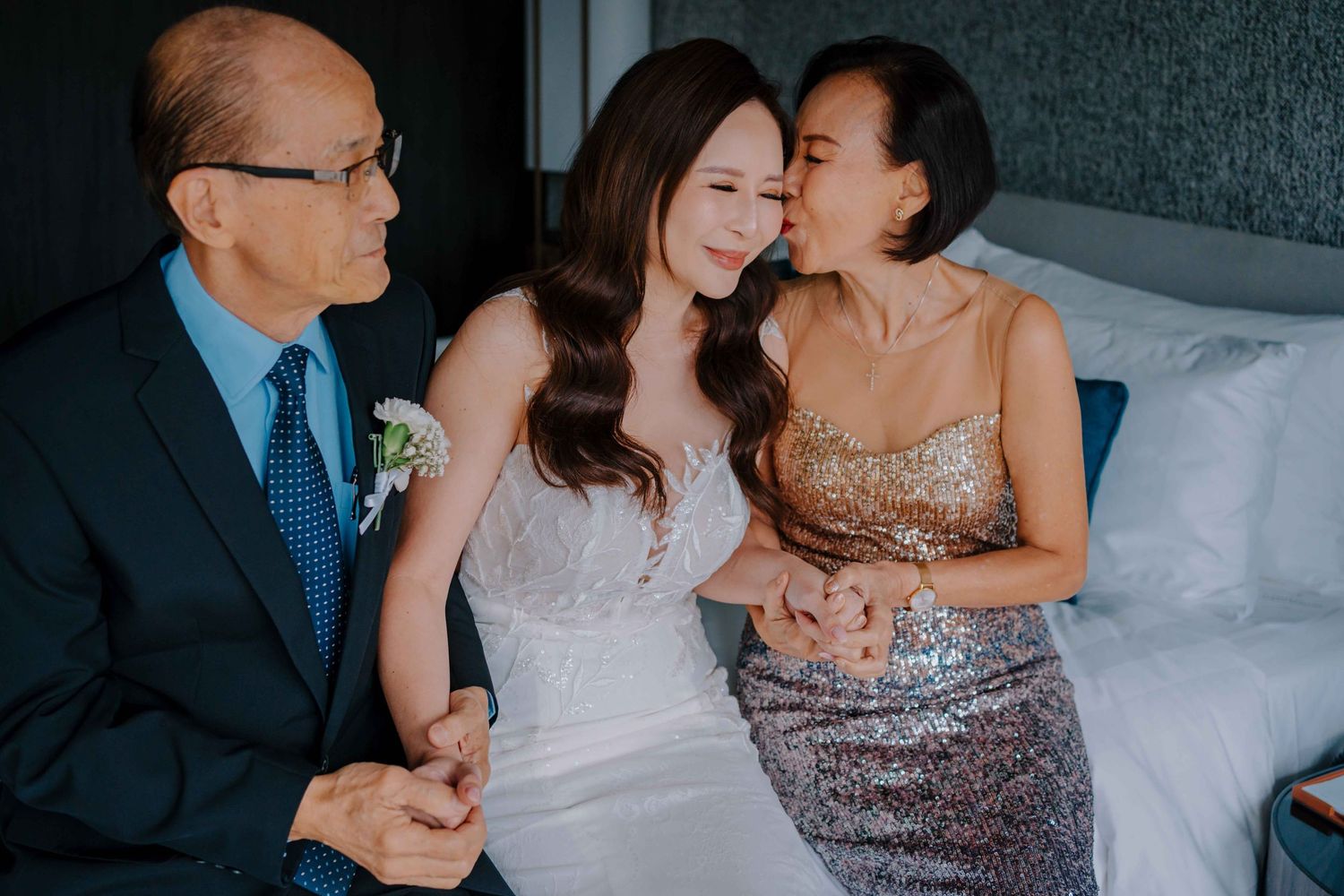 intimate wedding at keyaki restaurant at pan pacific hotel