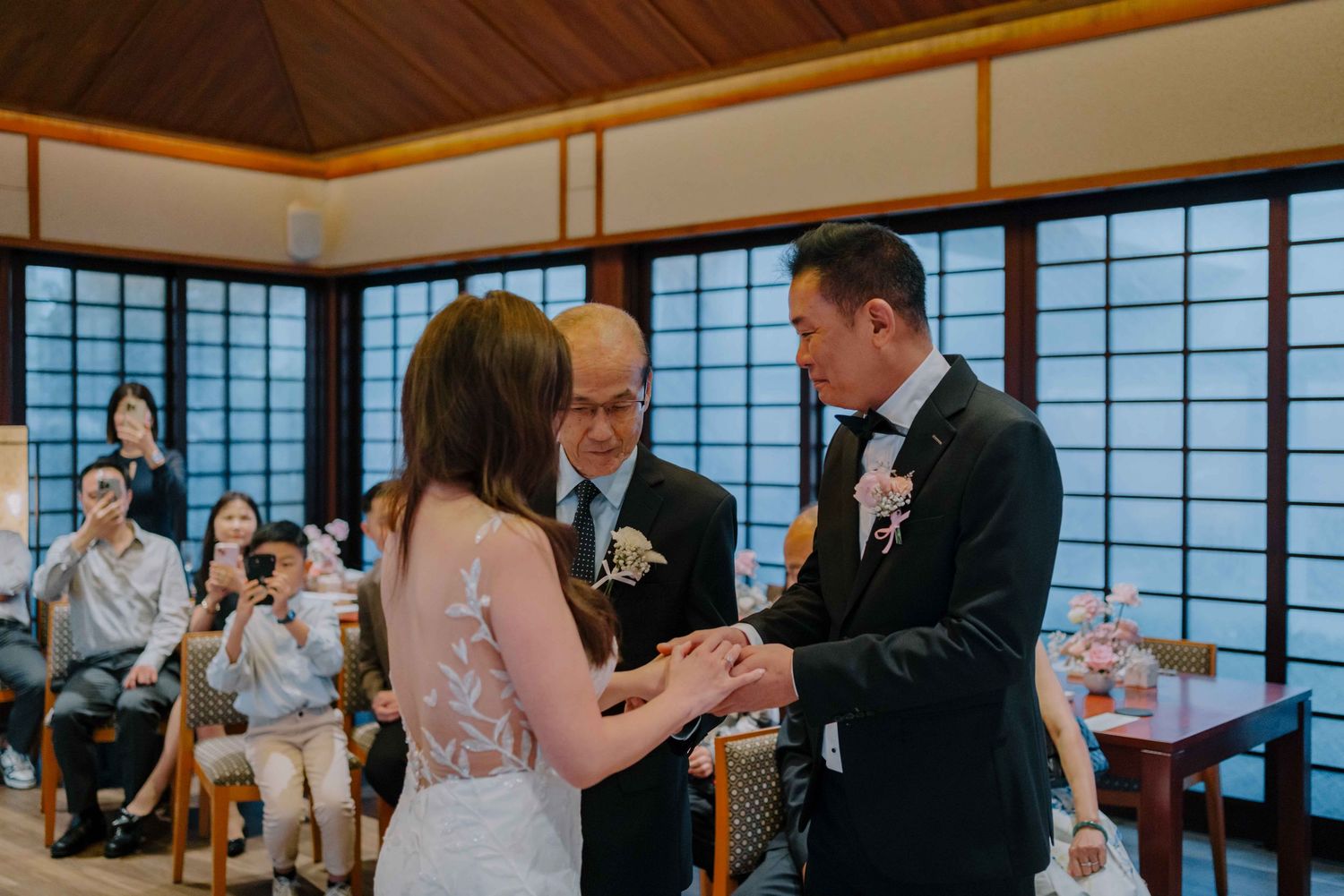 intimate wedding at keyaki restaurant