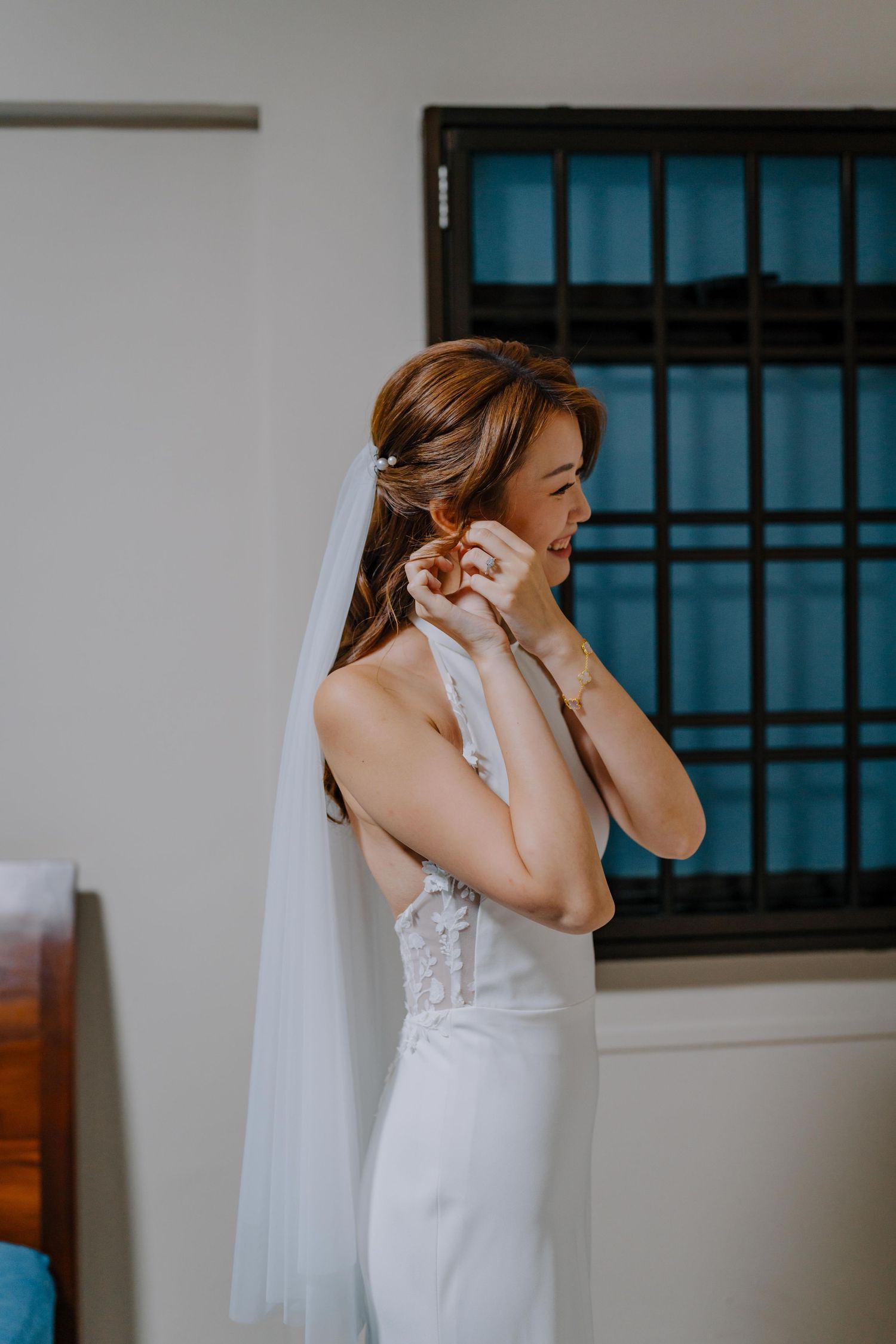 wedding bride in alerisa gown