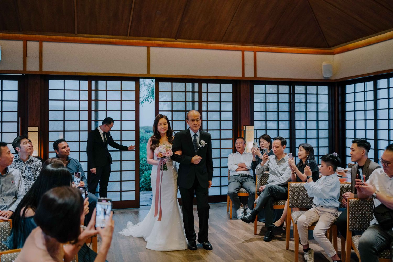 intimate wedding at keyaki restaurant