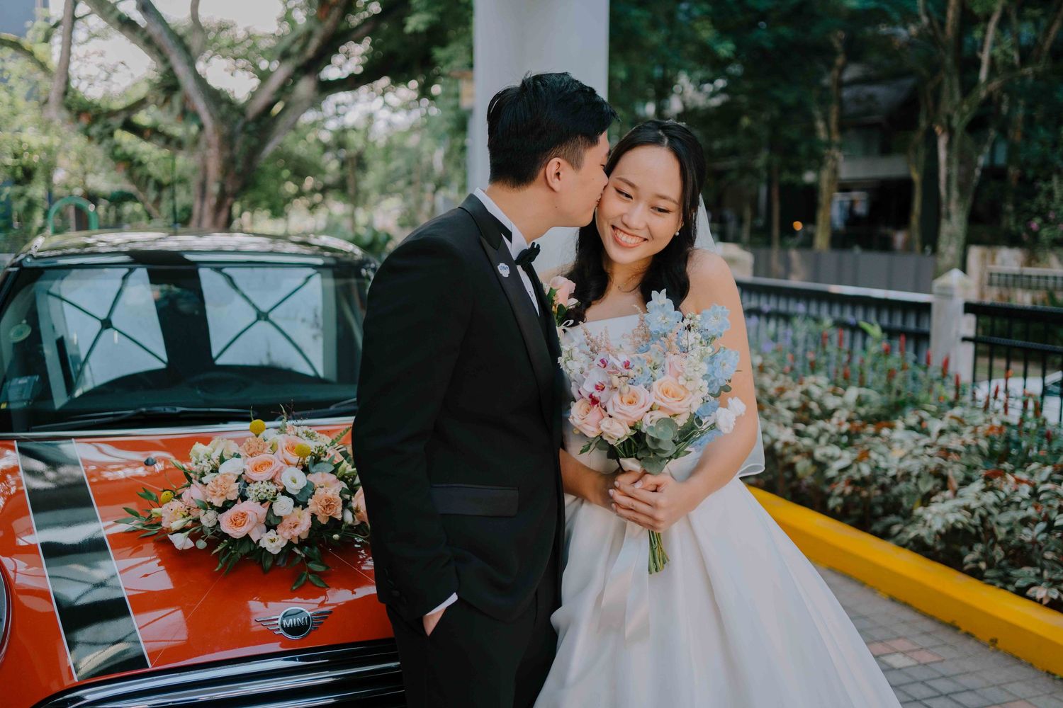 church wedding at lutheran church of our redeemer in singapore