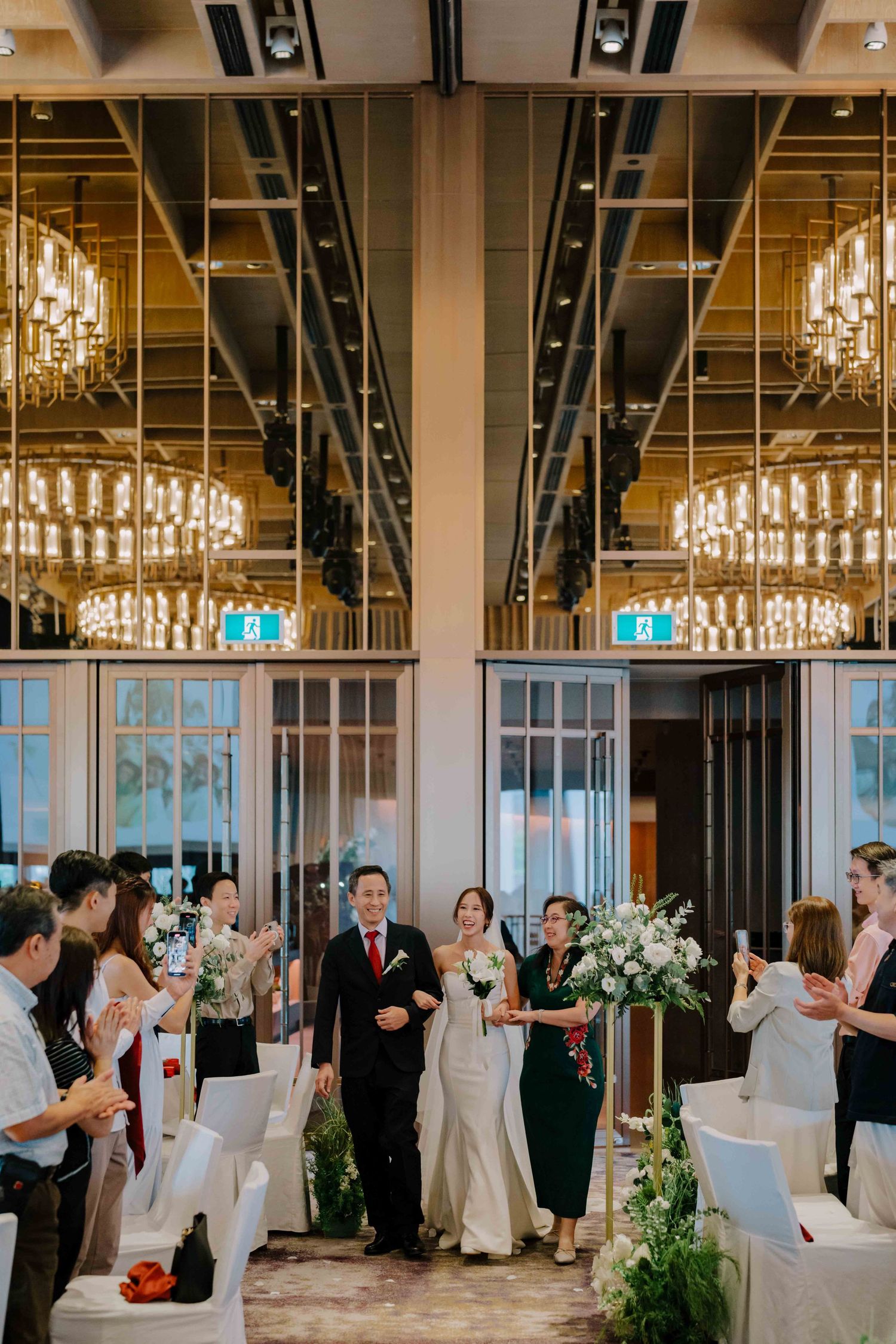 wedding photography at the glasshouse in andaz hotel hyatt singapore