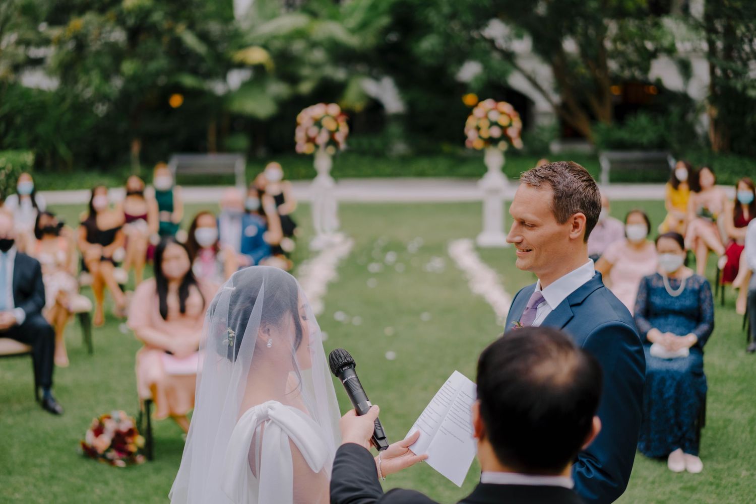 outdoor lawn wedding at raffles hotel